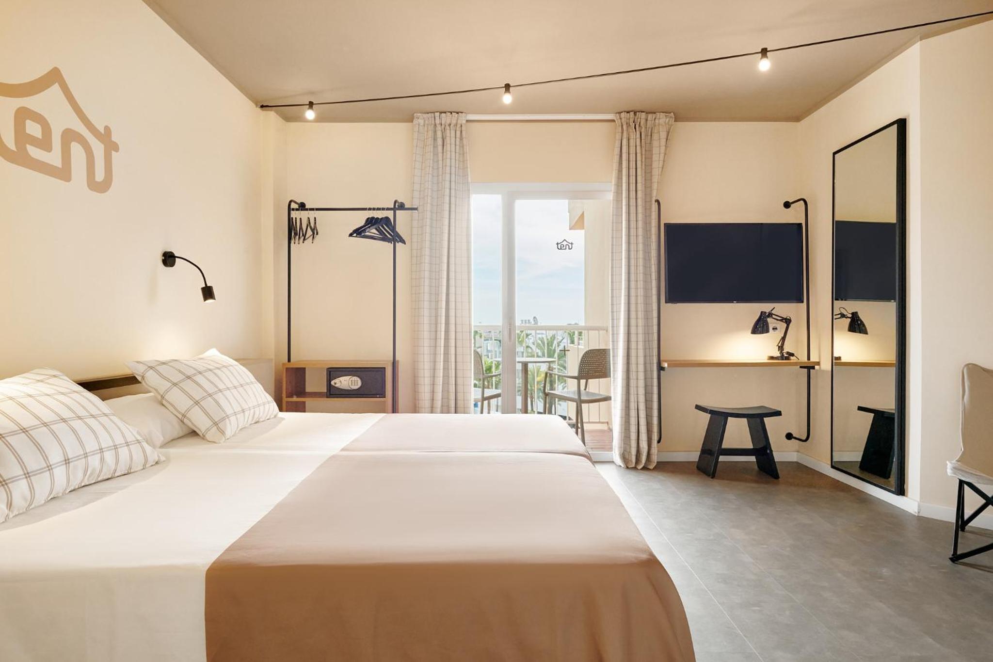 Double Room  - Unlimited Brunch (2 Adults + 1 Child) - Photo 1