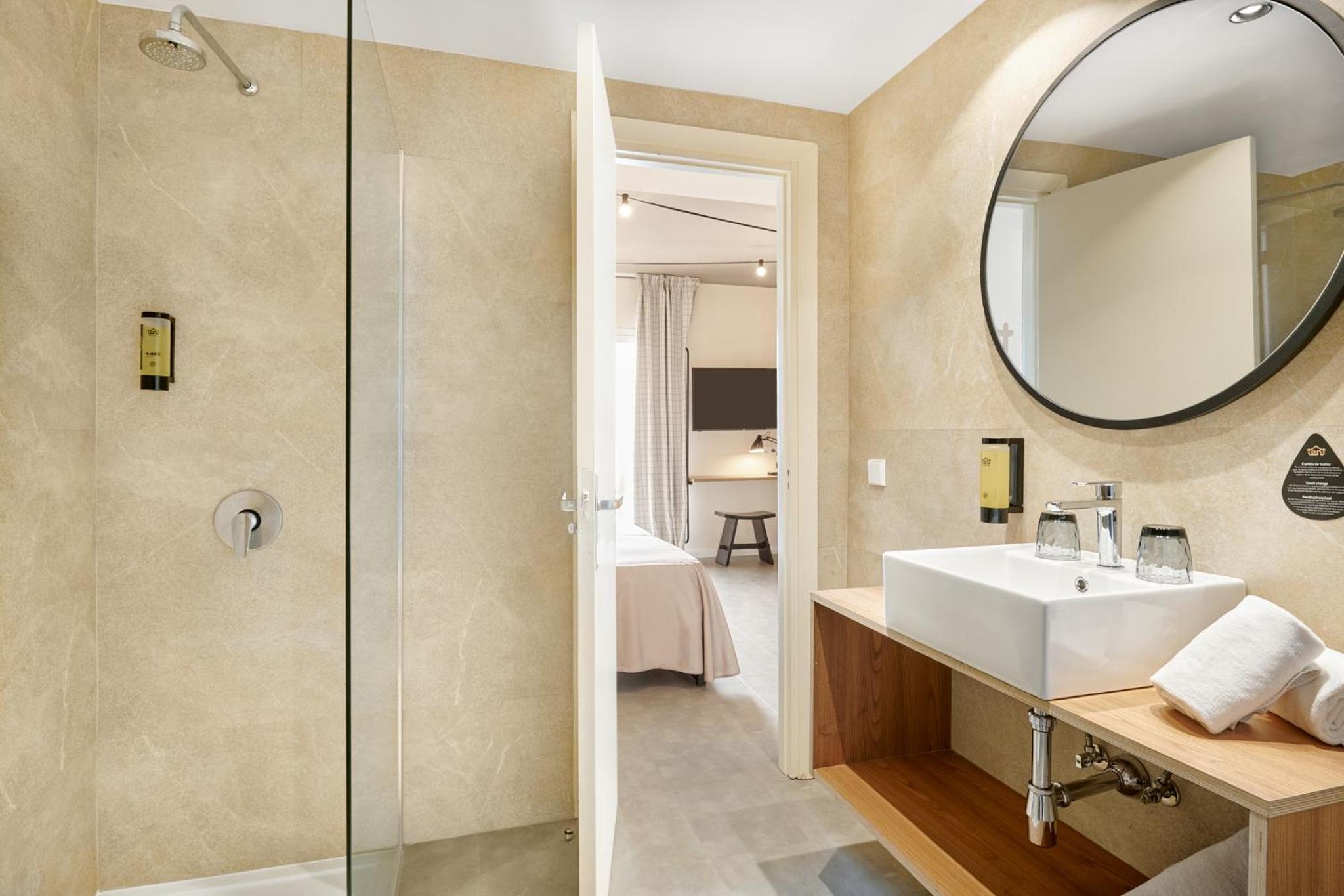 Double Room  - Unlimited Brunch (2 Adults + 1 Child) - Photo 5