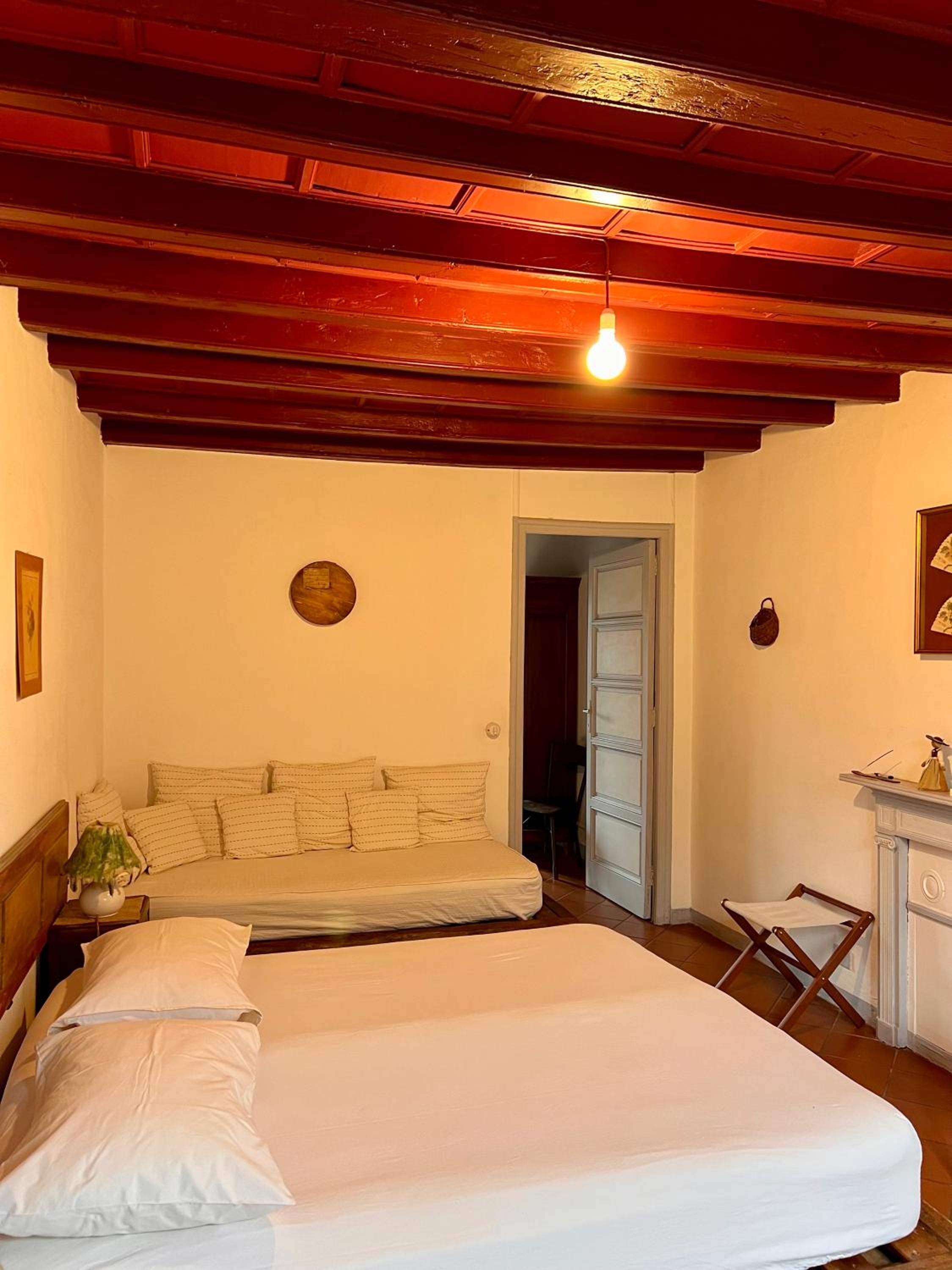 Double or Twin Room with Bathroom - Photo 11
