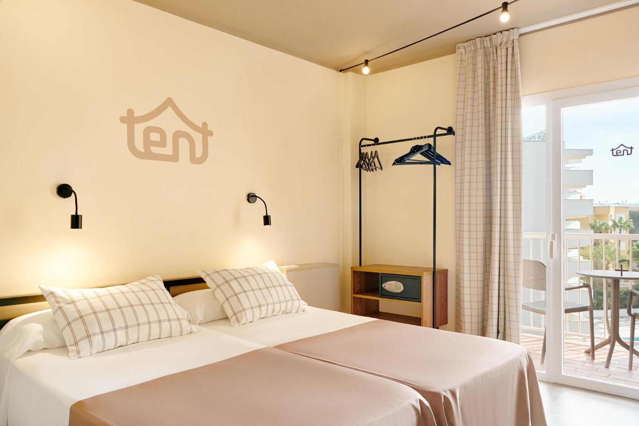 Double Room  - Unlimited Brunch (2 Adults + 1 Child) - Photo 4