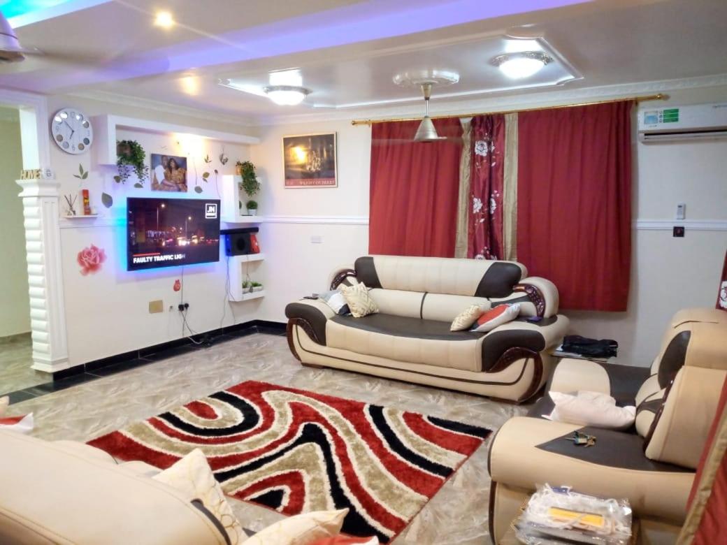 Deluxe Double Room (2 Adults + 1 Child) photo 1