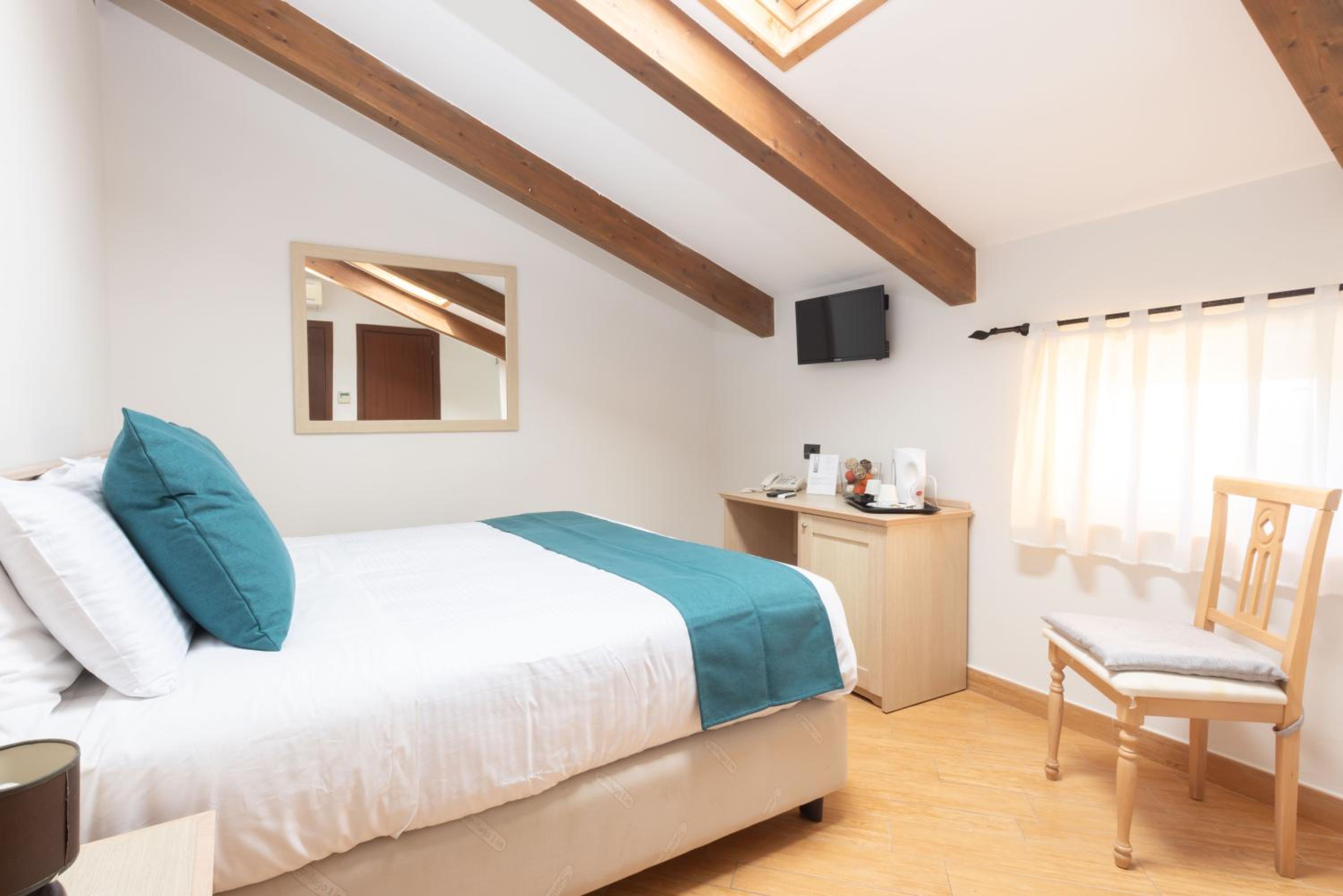 Classic Double Room - Photo 2