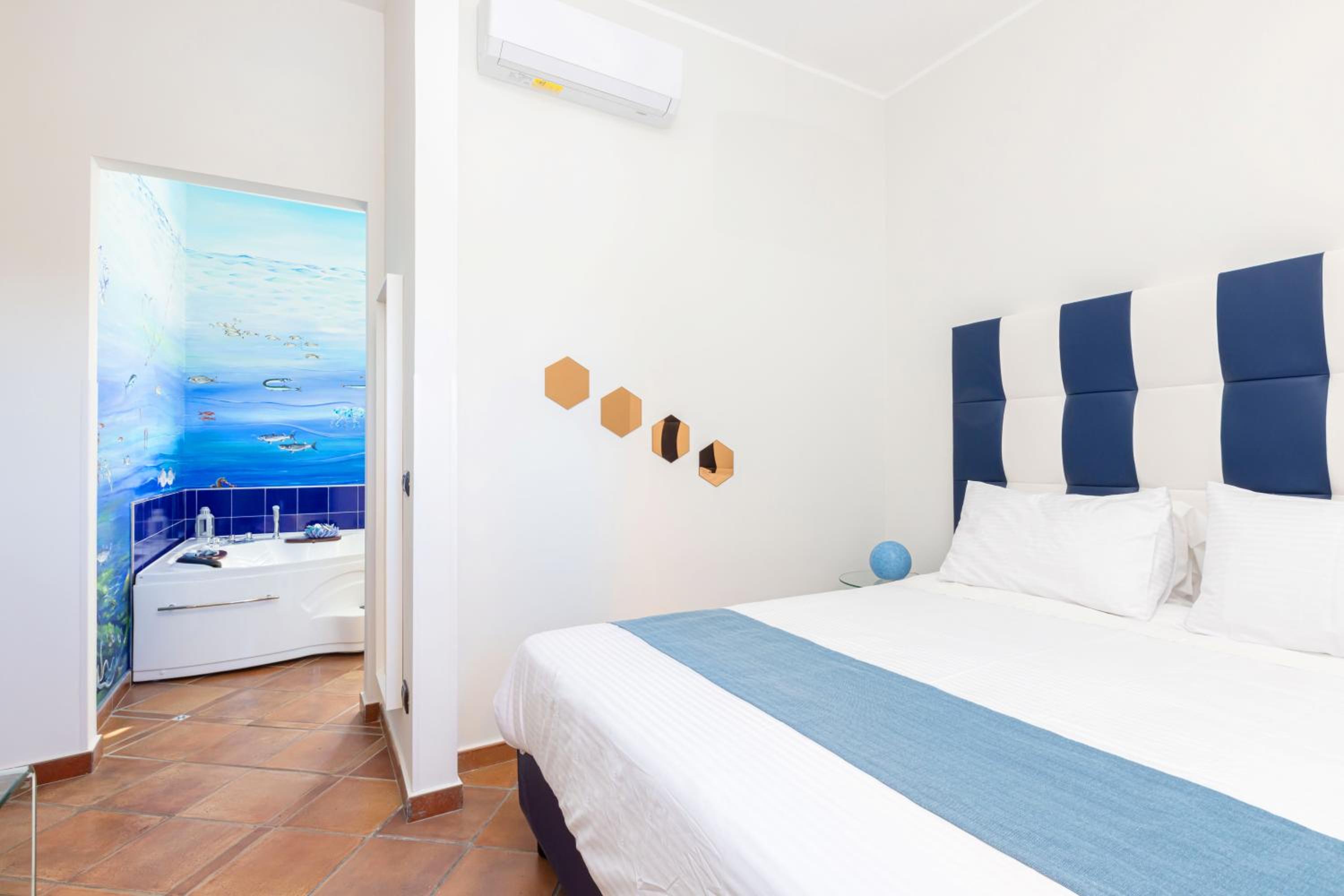 Junior Suite - Photo 12
