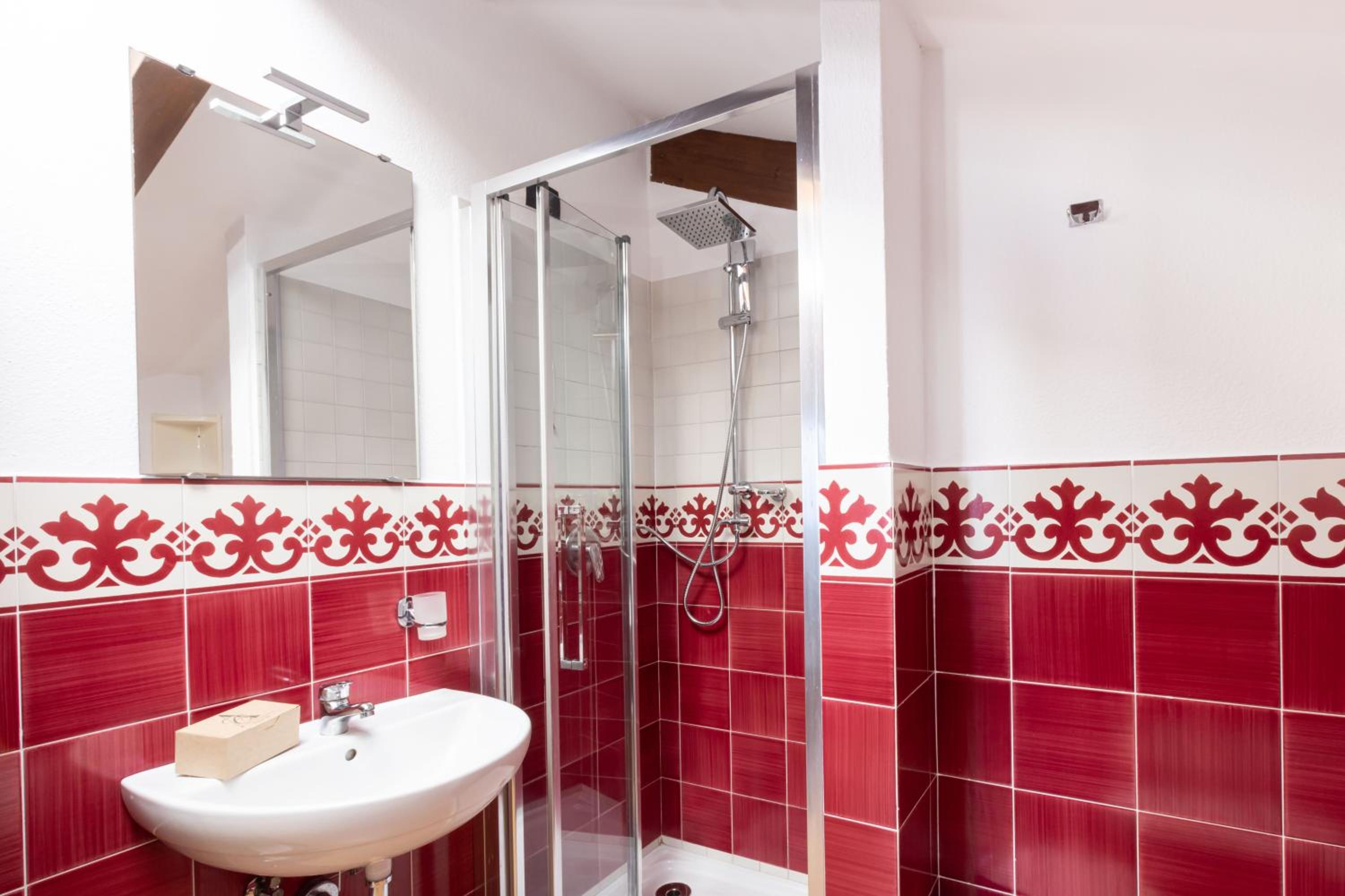 Classic Double Room - Photo 12