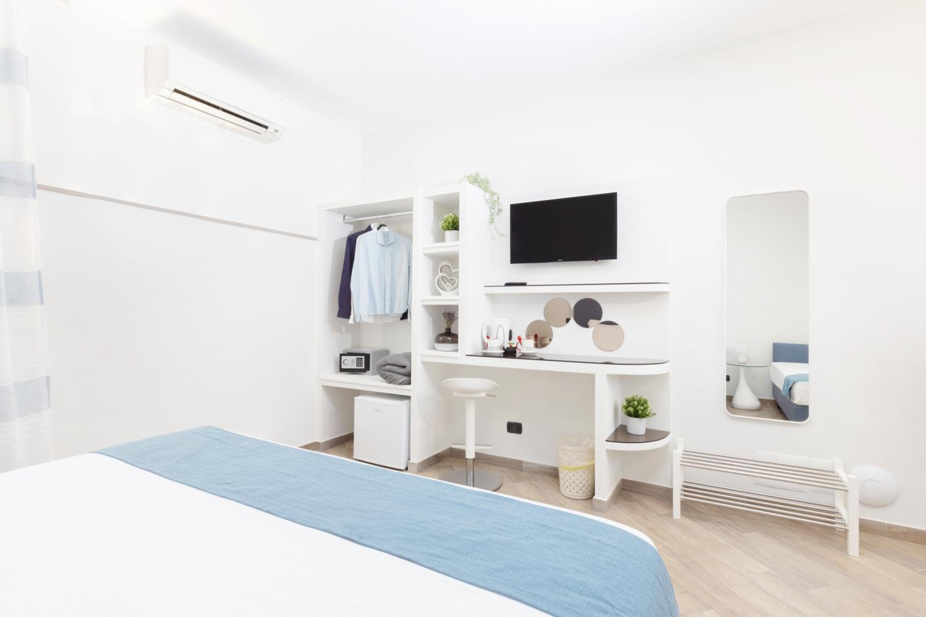 Classic Triple Room - Photo 2