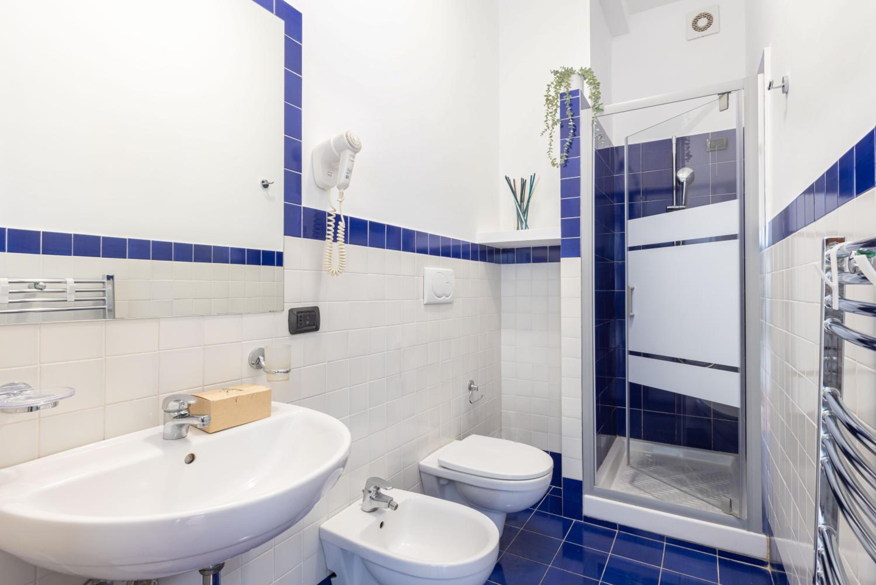 Classic Triple Room - Photo 16
