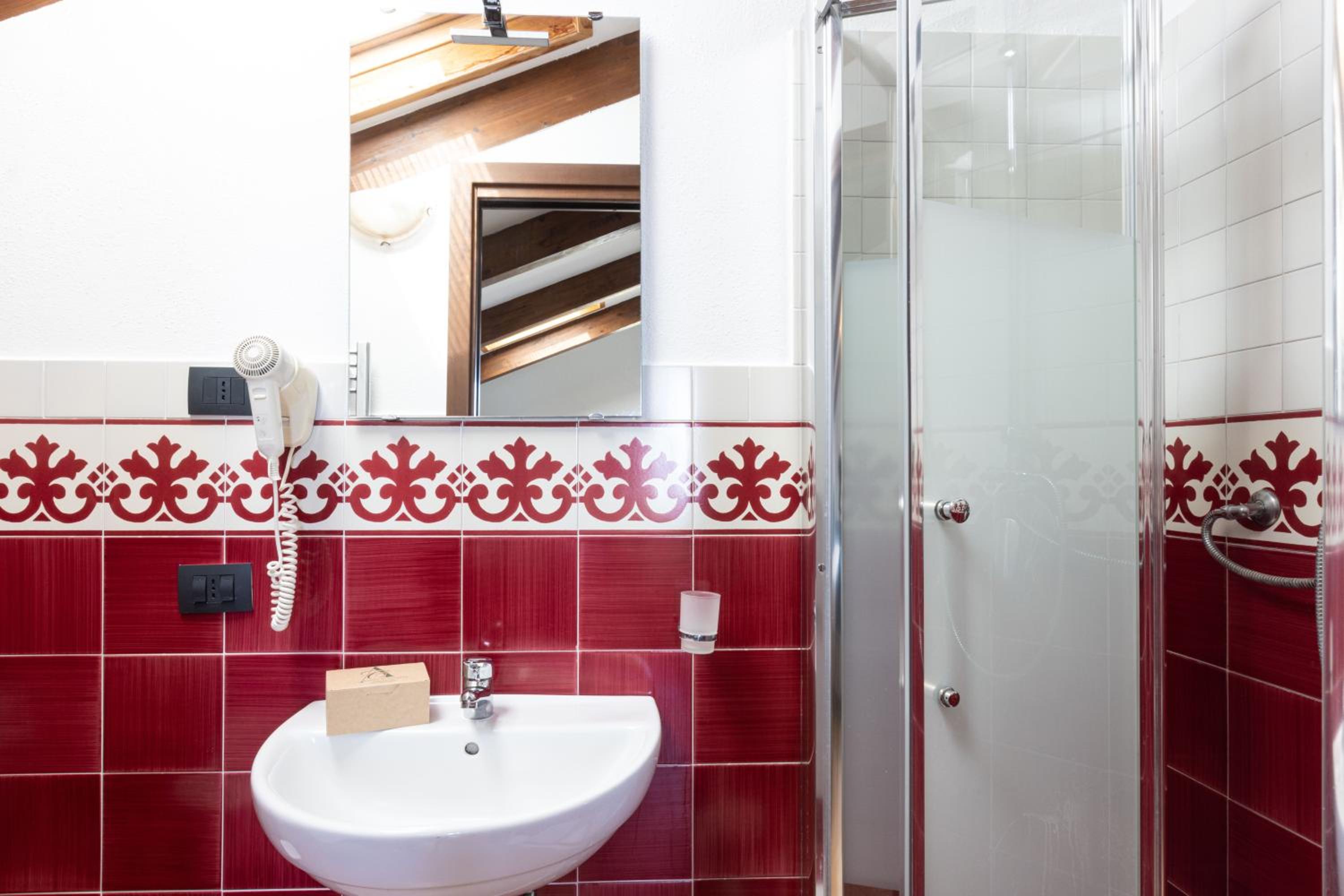 Classic Triple Room - Photo 7