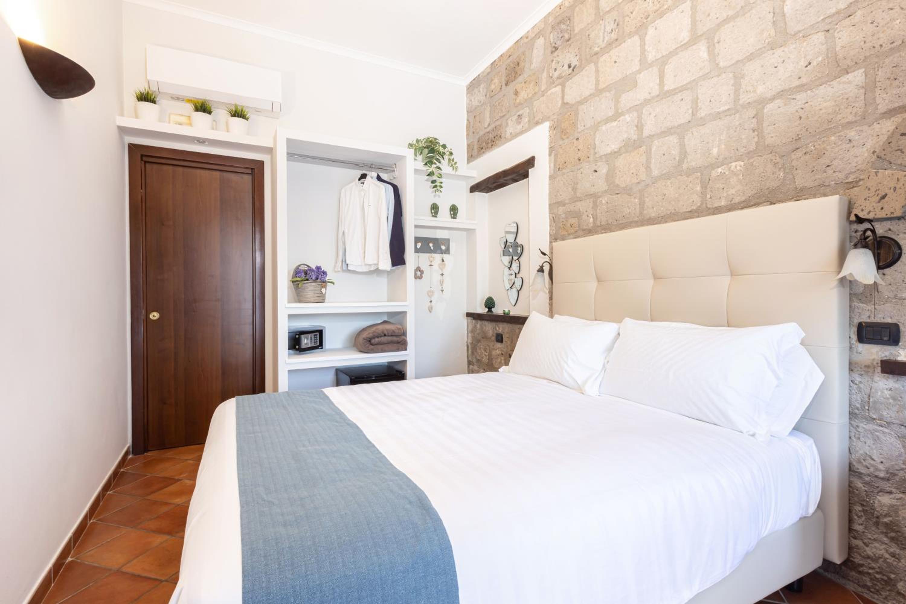 Superior Double Room - Photo 11
