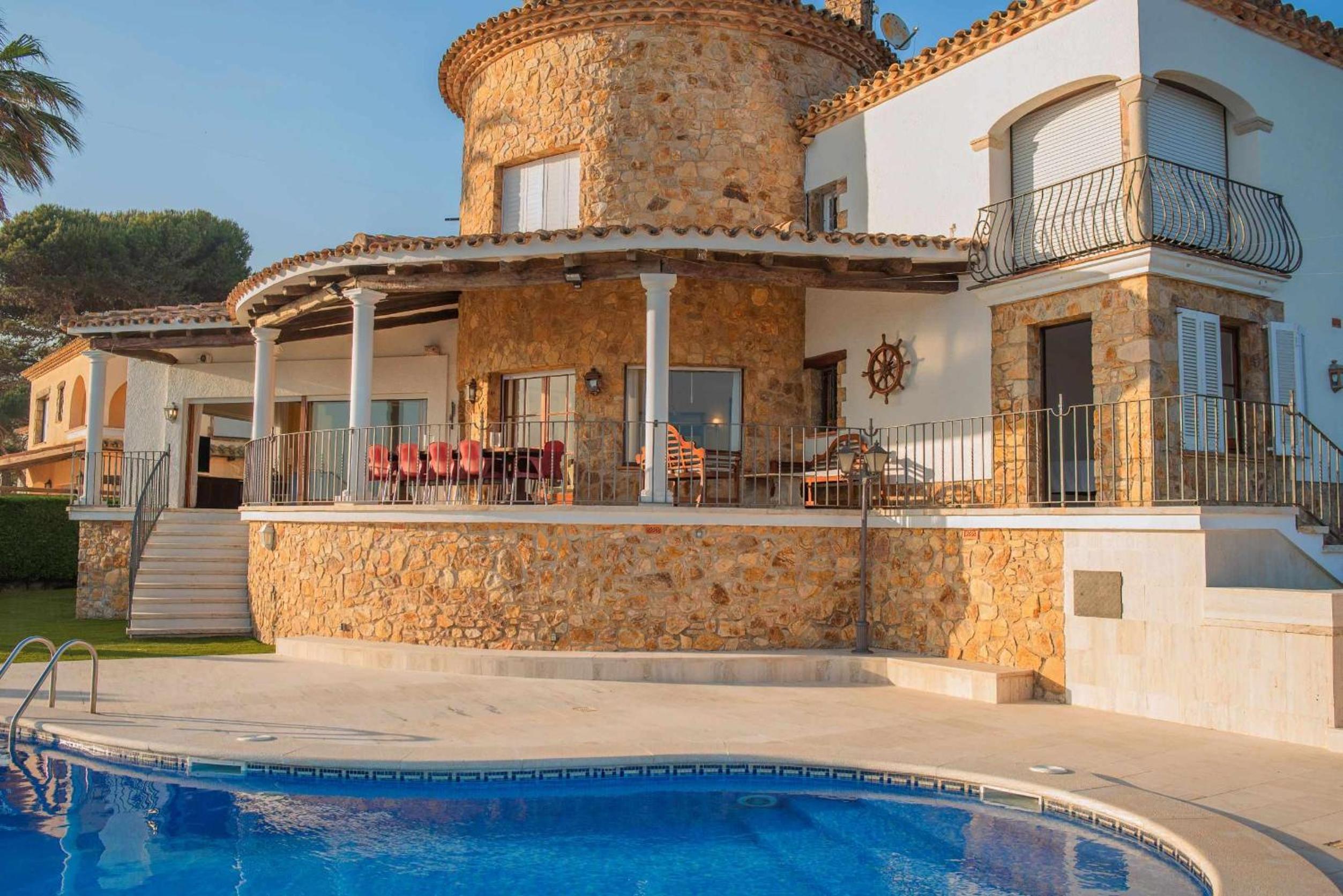 Villa with Sea View photo 2
