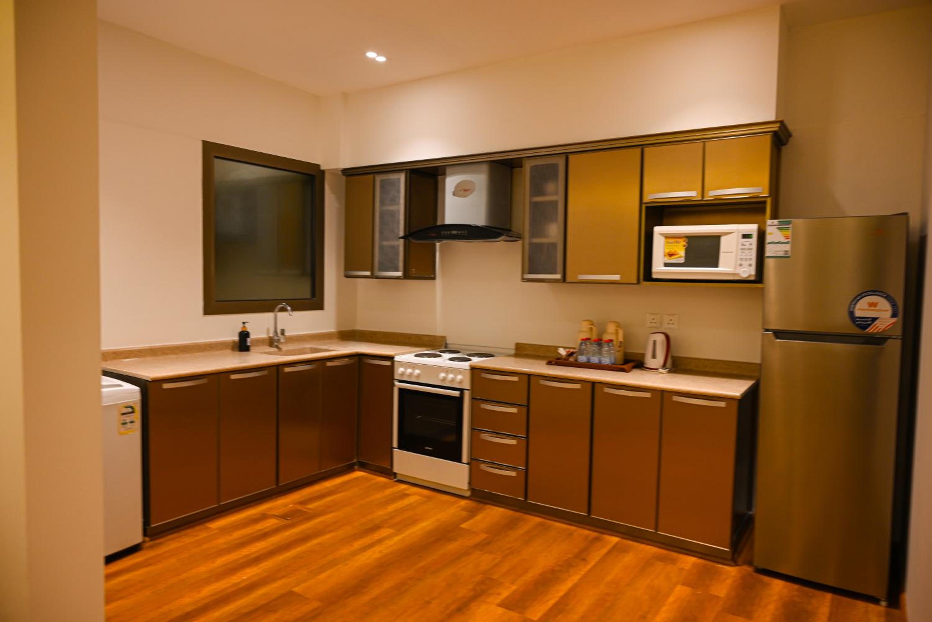 Two-Bedroom Executive - Photo 5