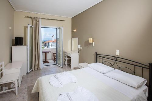 Triple Room with Balcony photo 1