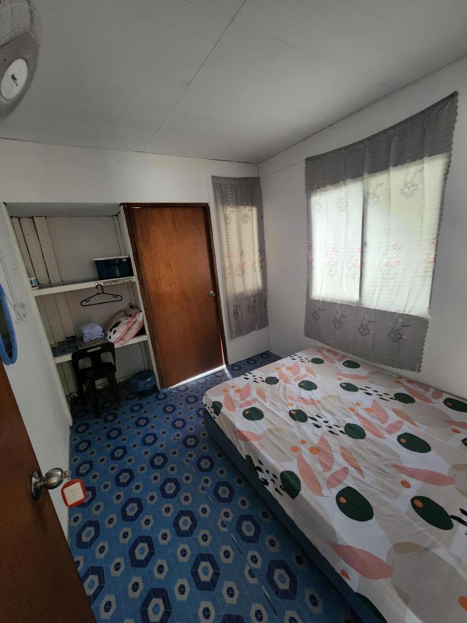 Mobile Home photo 3