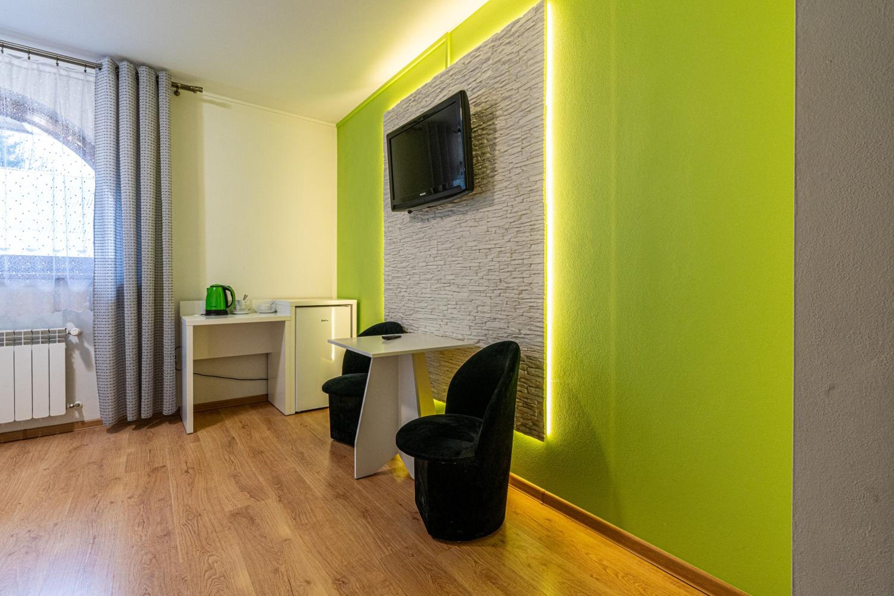 Double Room - Photo 11