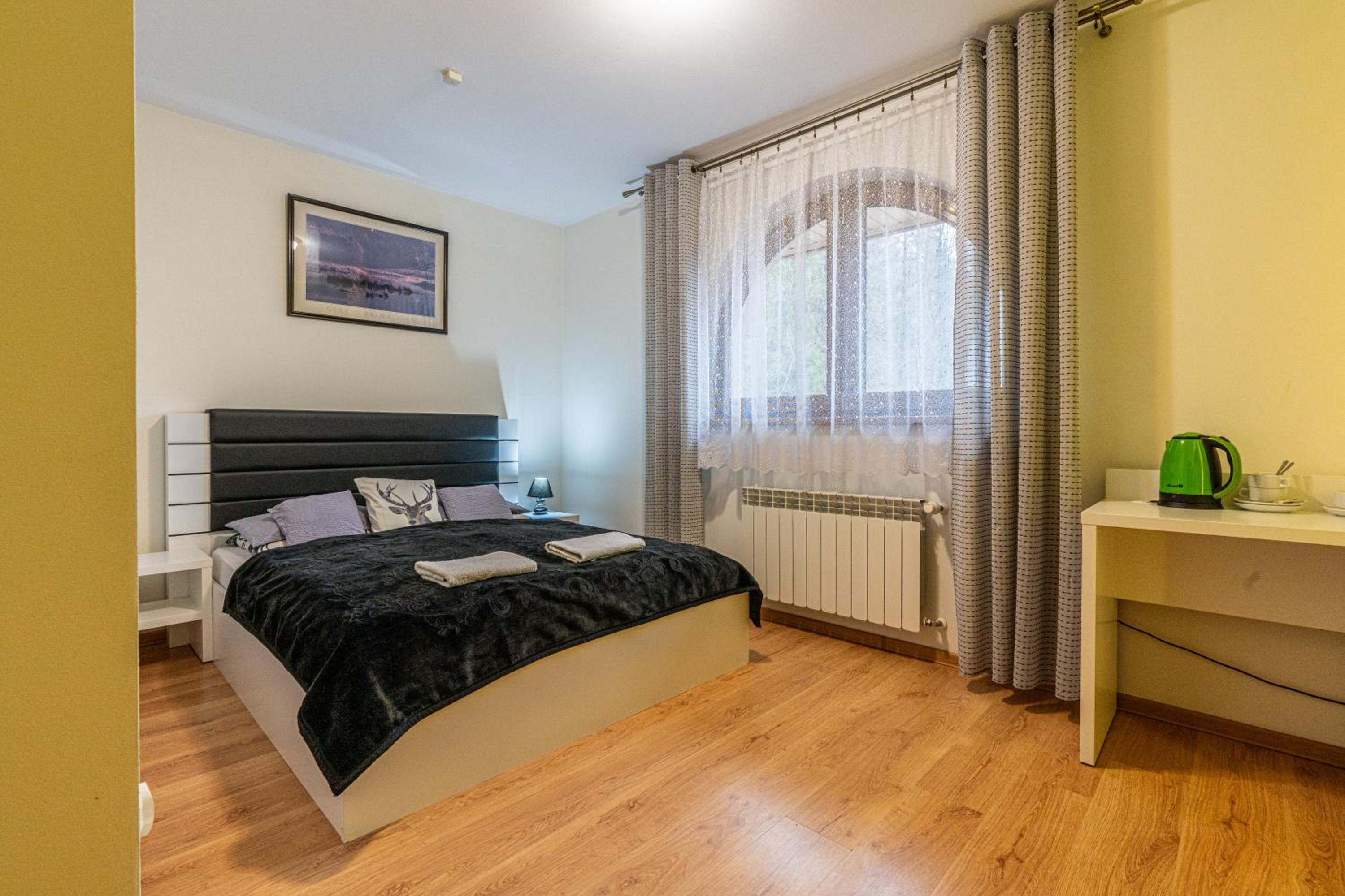 Double Room - Photo 7