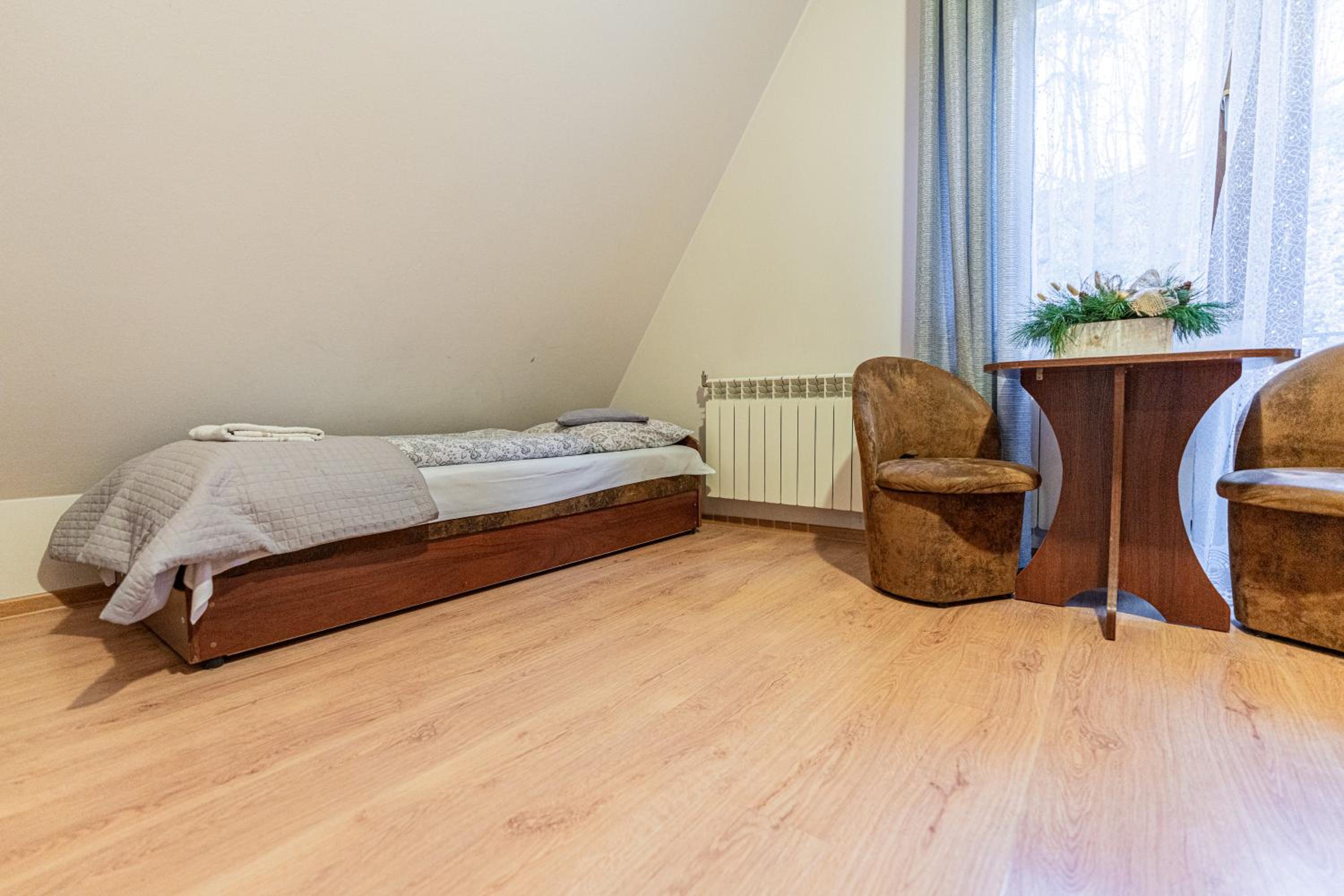 Quadruple Room with Balcony - Photo 12