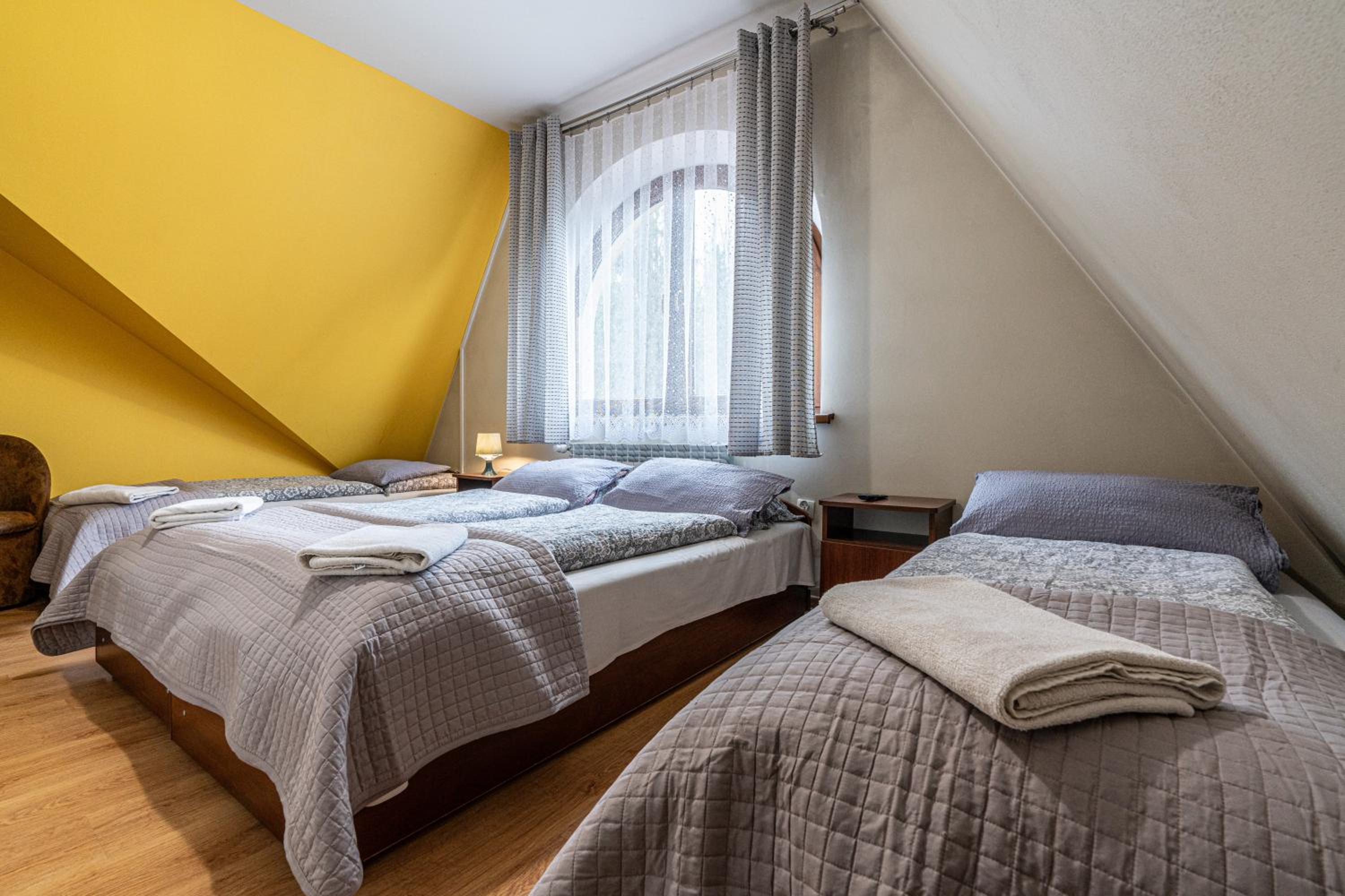Quadruple Room - Photo 7