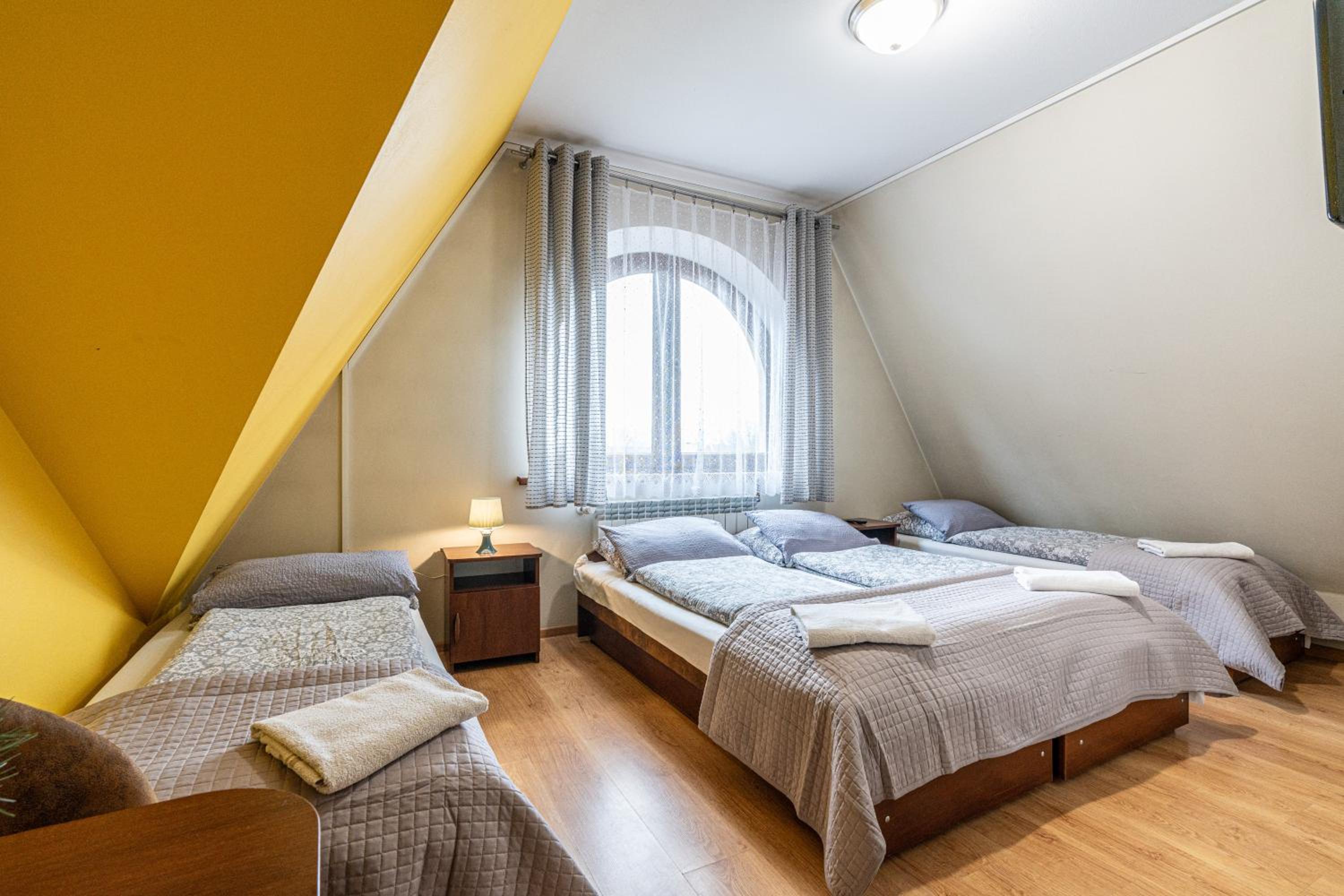 Quadruple Room - Photo 1