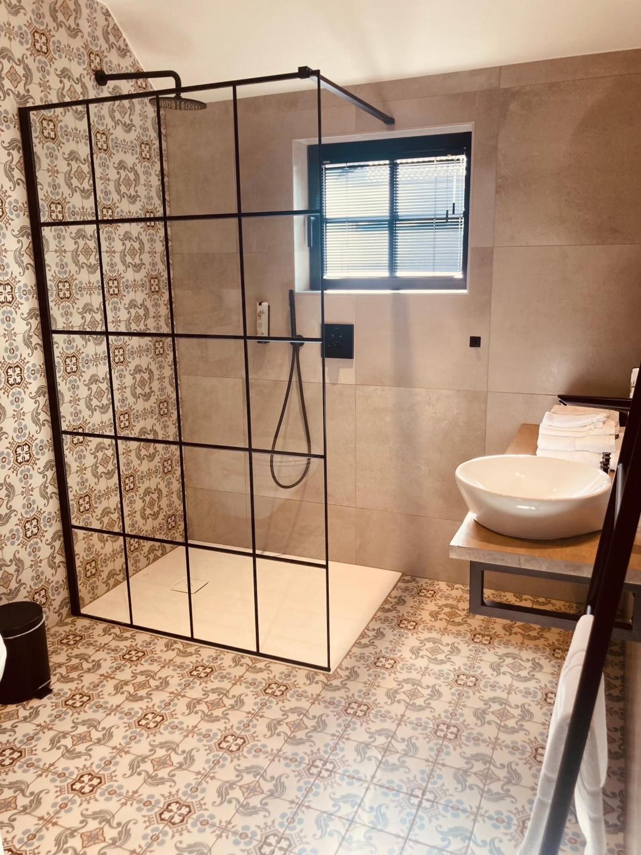 Double or Twin Room - Disability Access photo 3