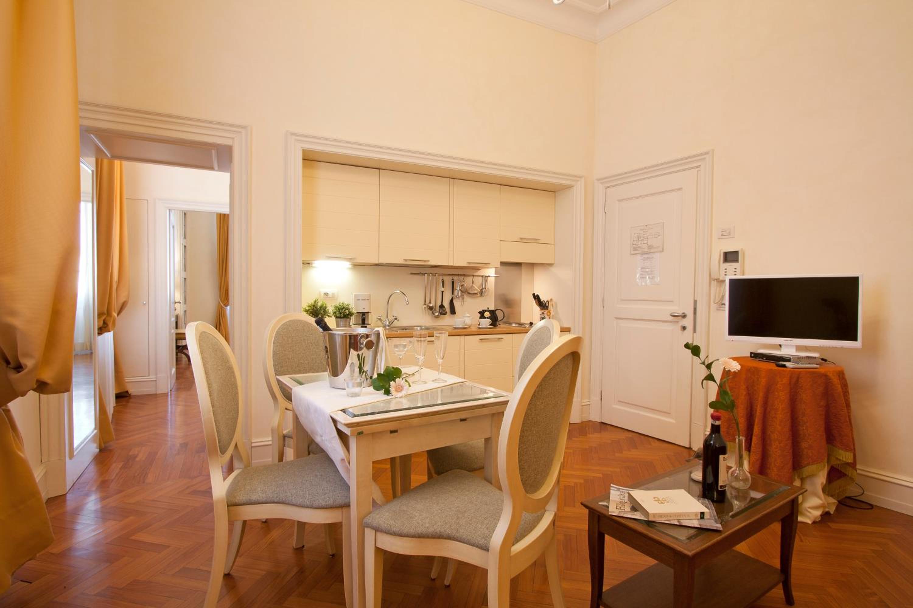 Deluxe Apartment thumbnail 5