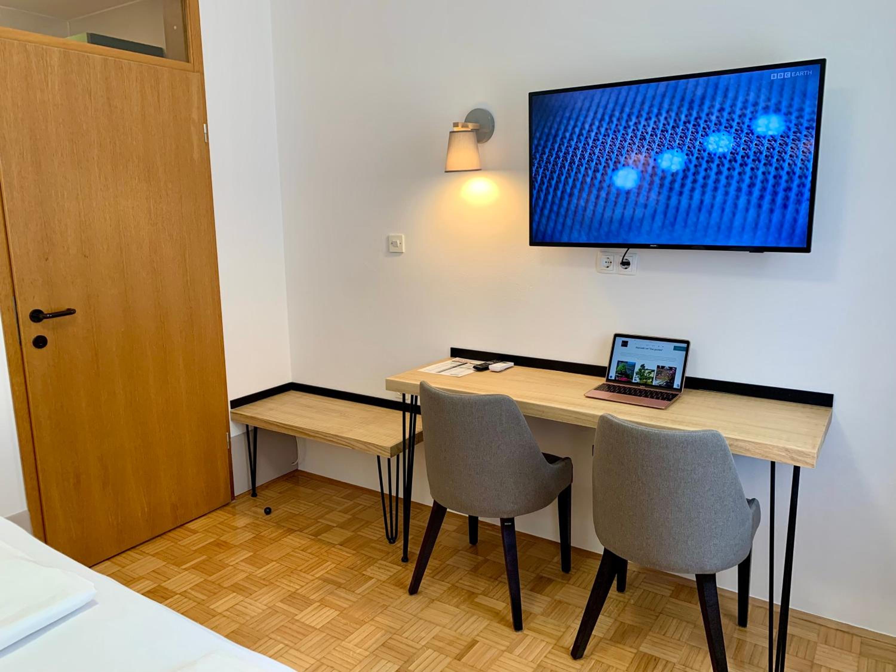Standard Double Room - Photo 3