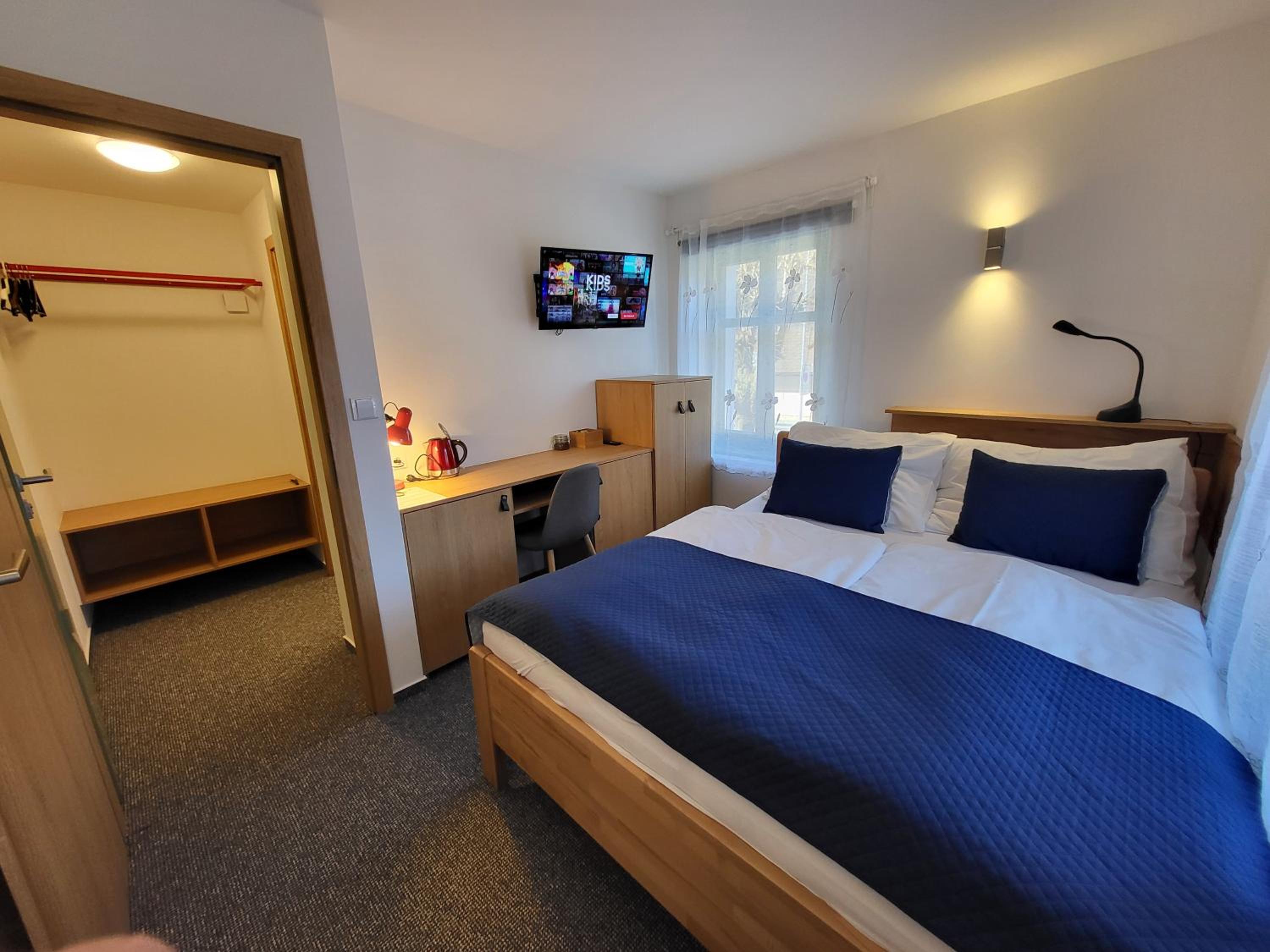 Small Double Room photo 1