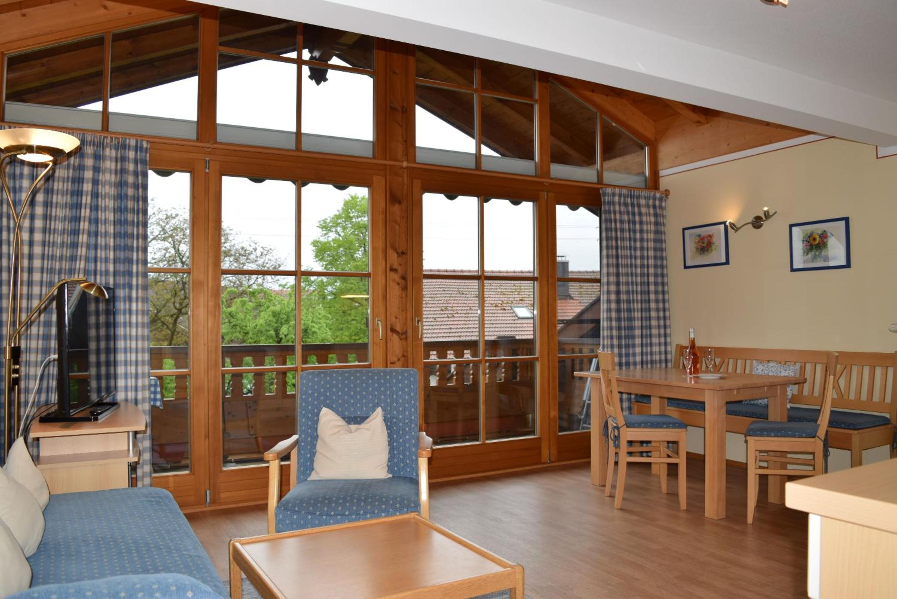Apartment with Mountain View photo 3