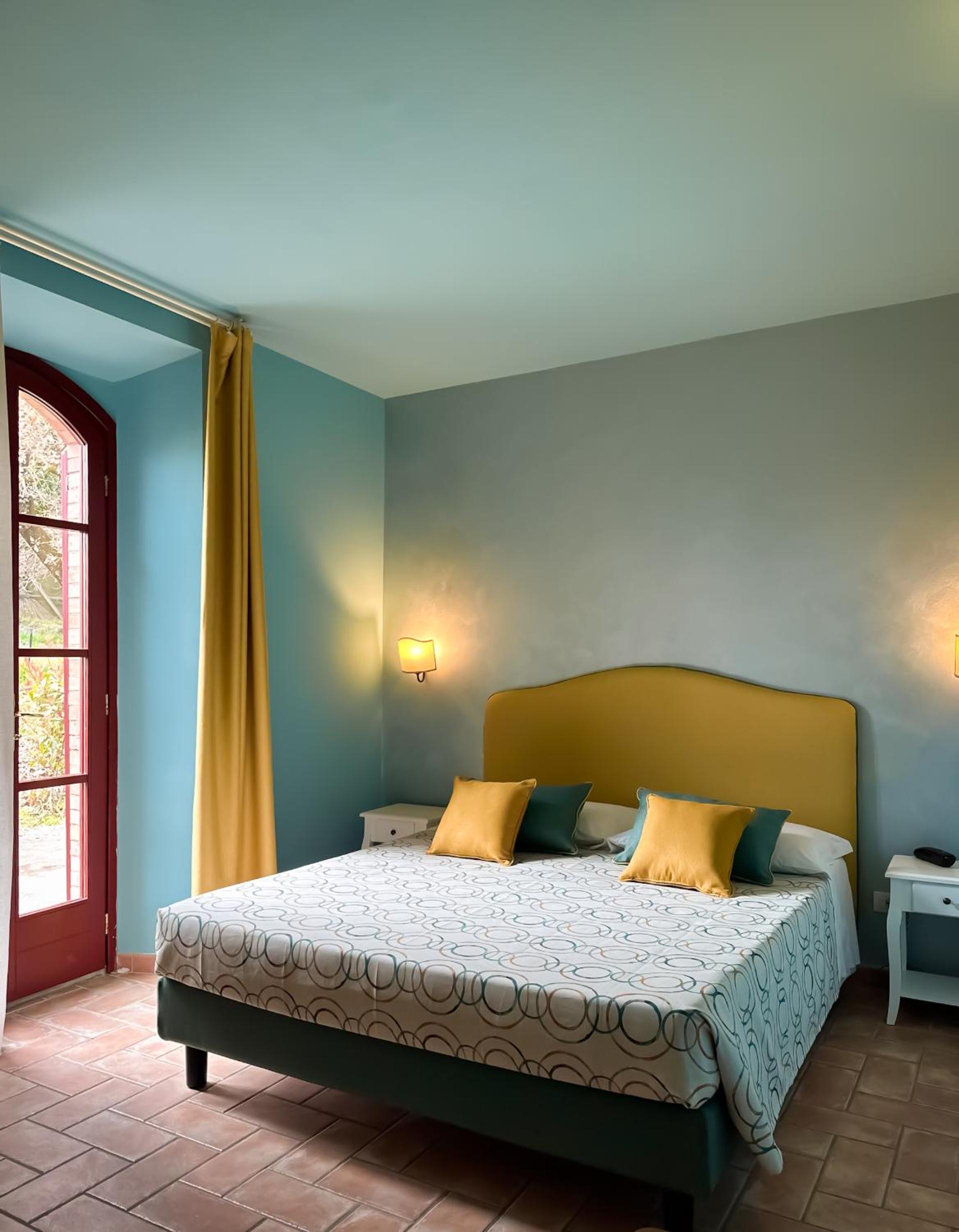 Two-Bedroom Apartment with Garden (3 Adults)