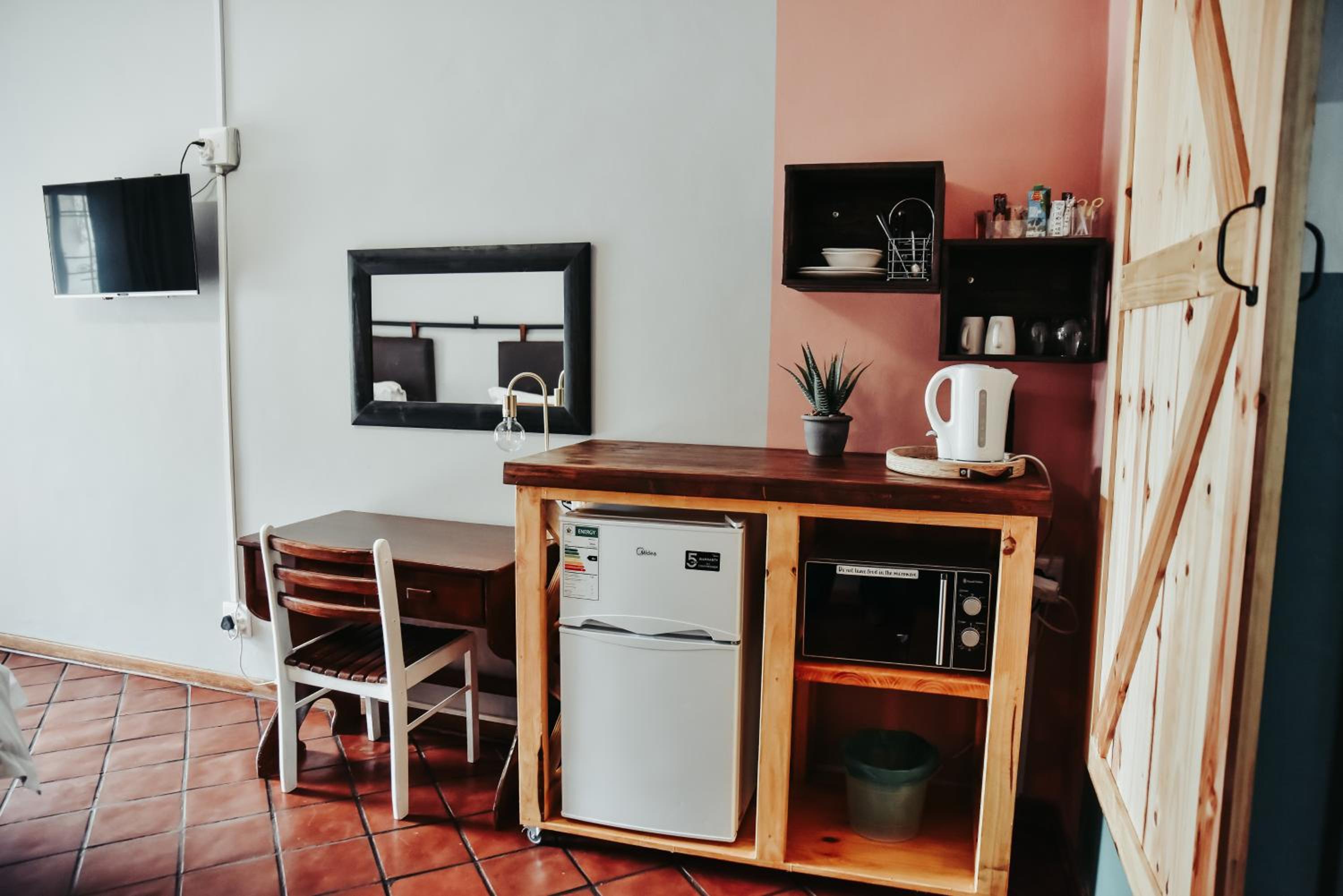 Twin Room - Photo 6