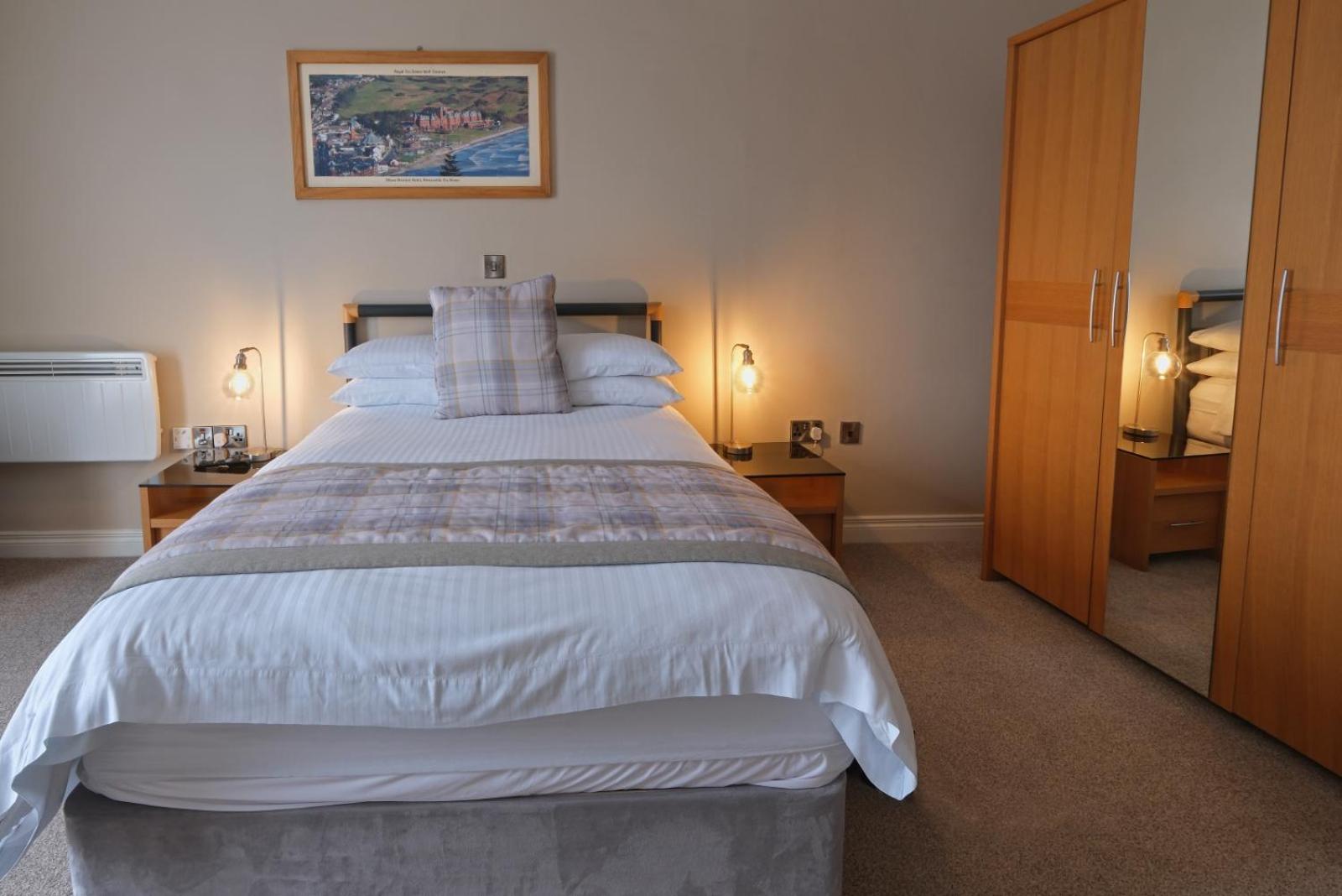 Double Room with Private Bathroom - Photo 5