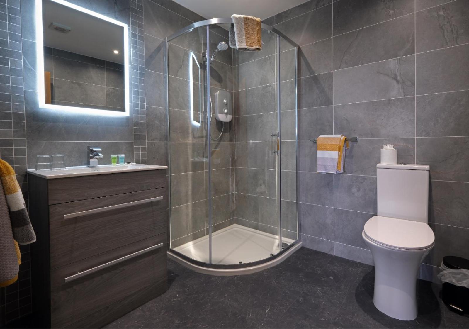 Double Room with Private Bathroom - Photo 7