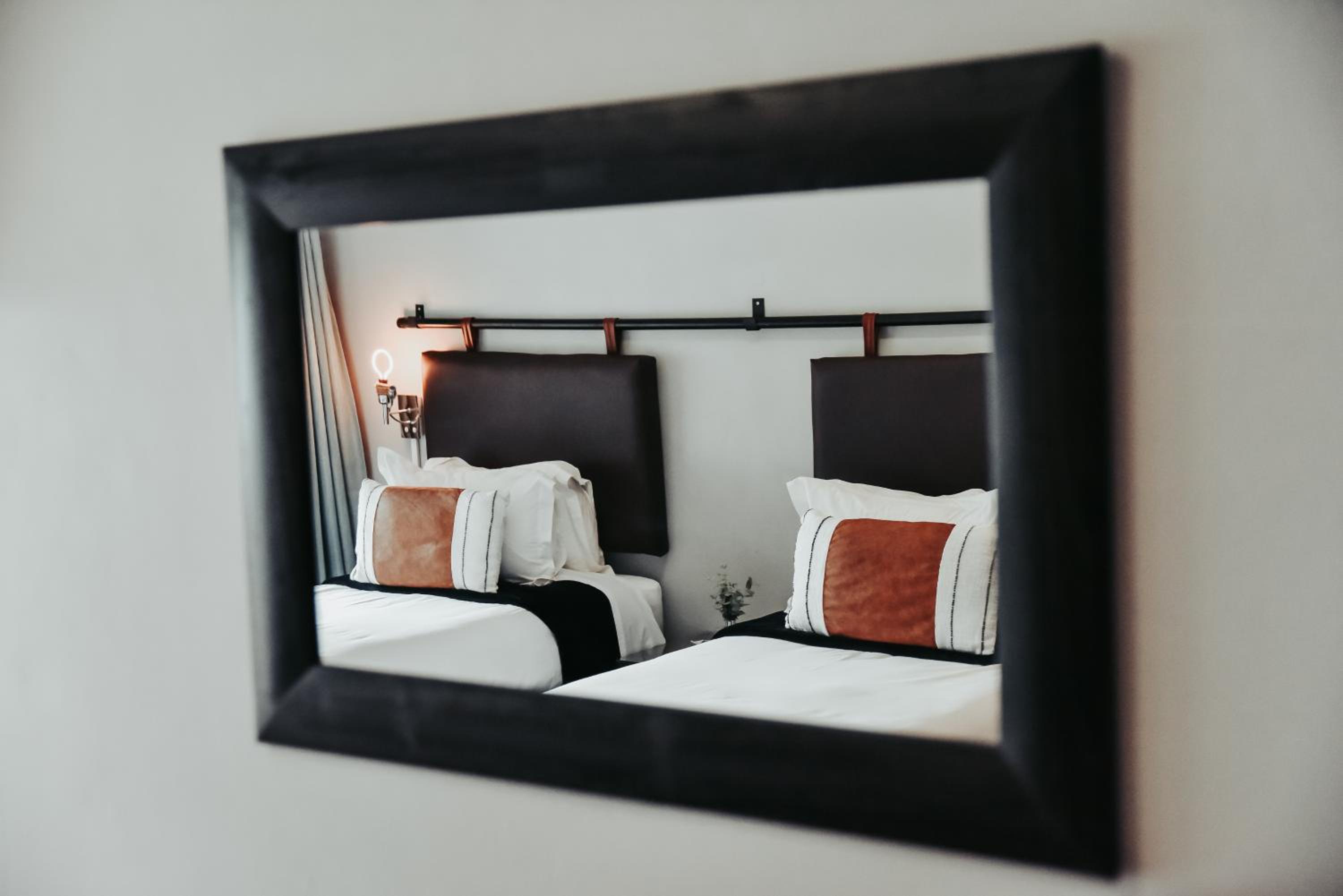 Twin Room - Photo 10