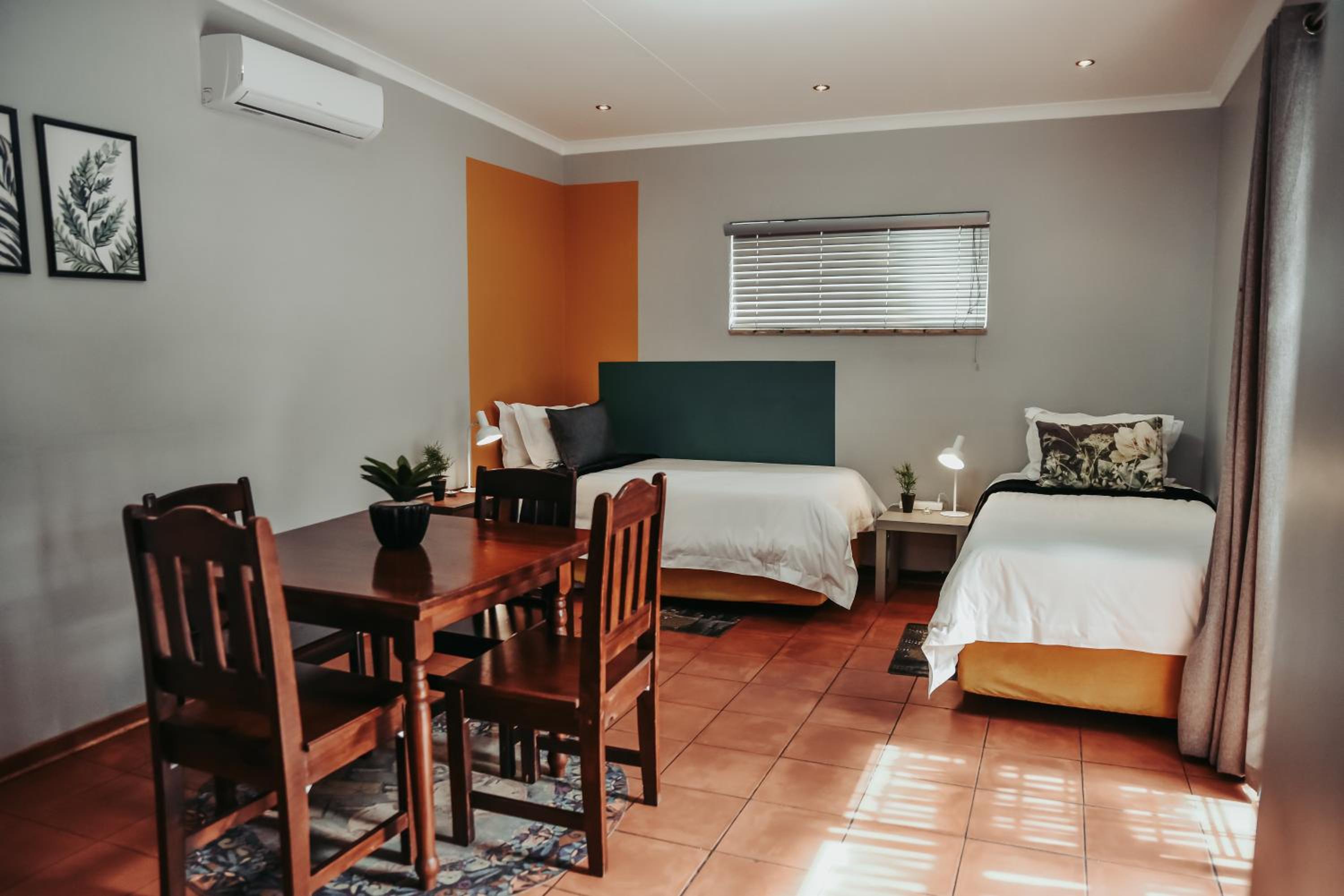 Family Room - Photo 3