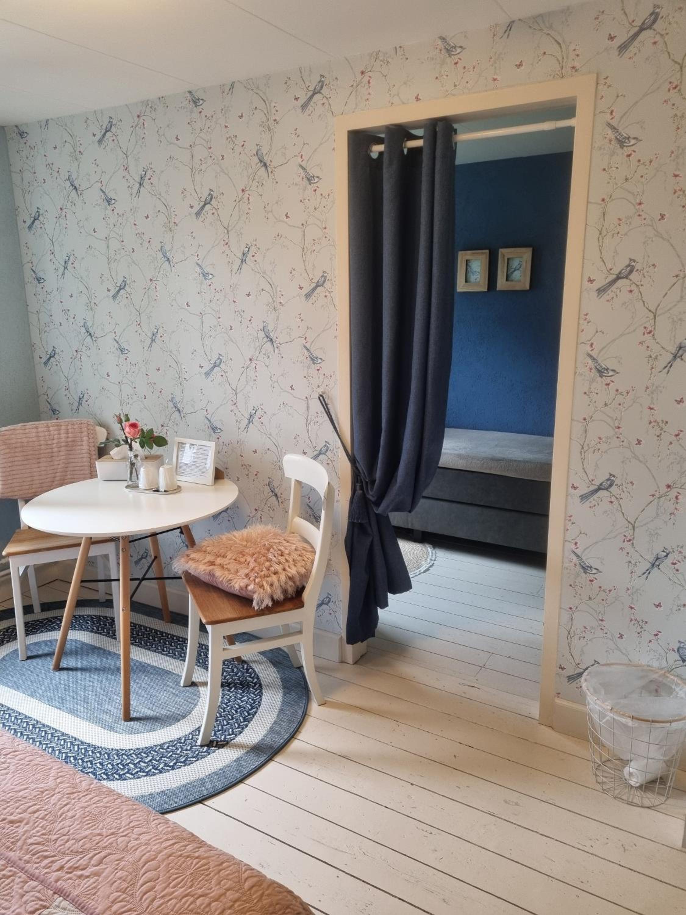 Basic Triple Room with Shared Bathroom photo 3