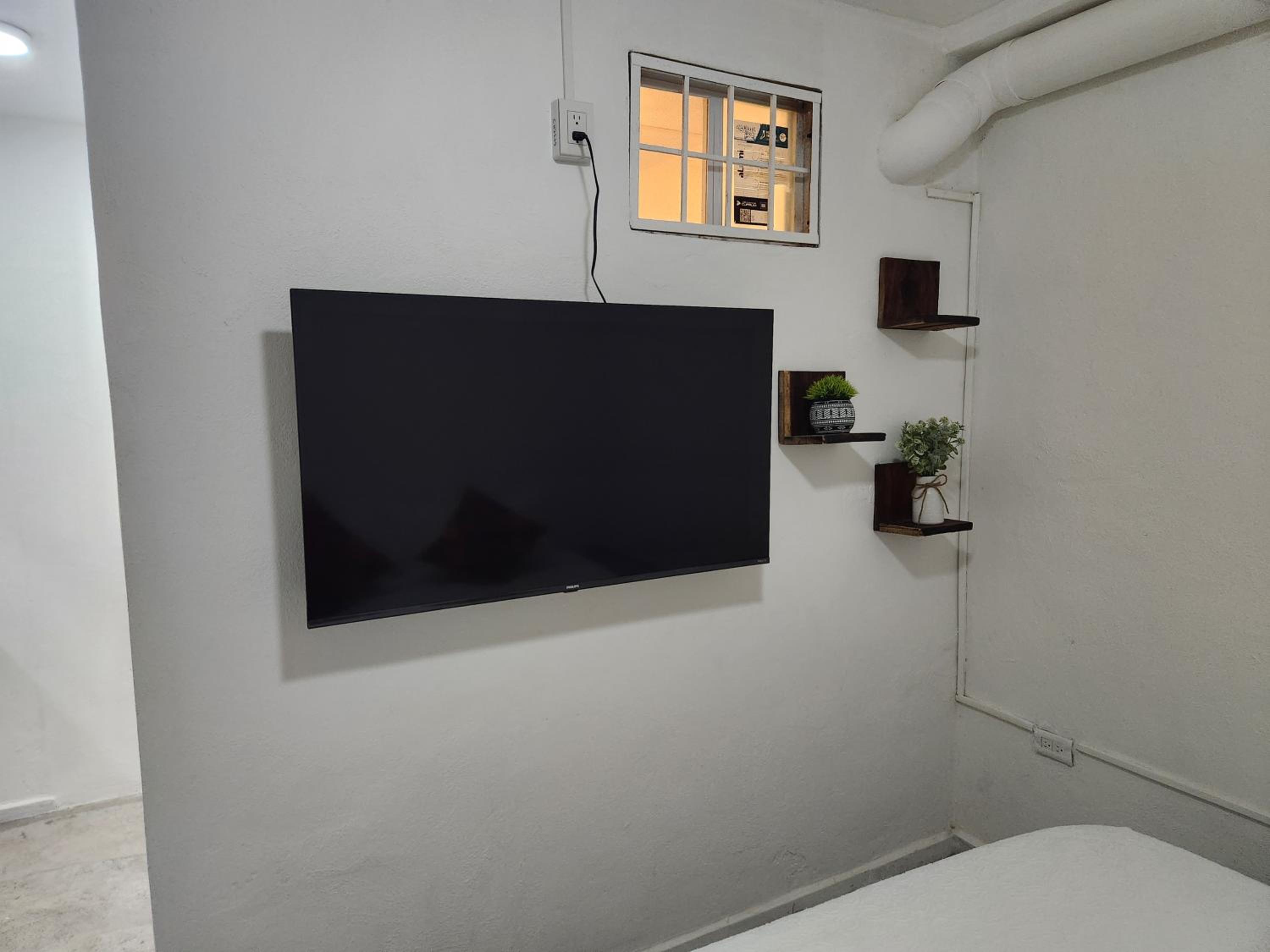 Deluxe King Room - Photo 2