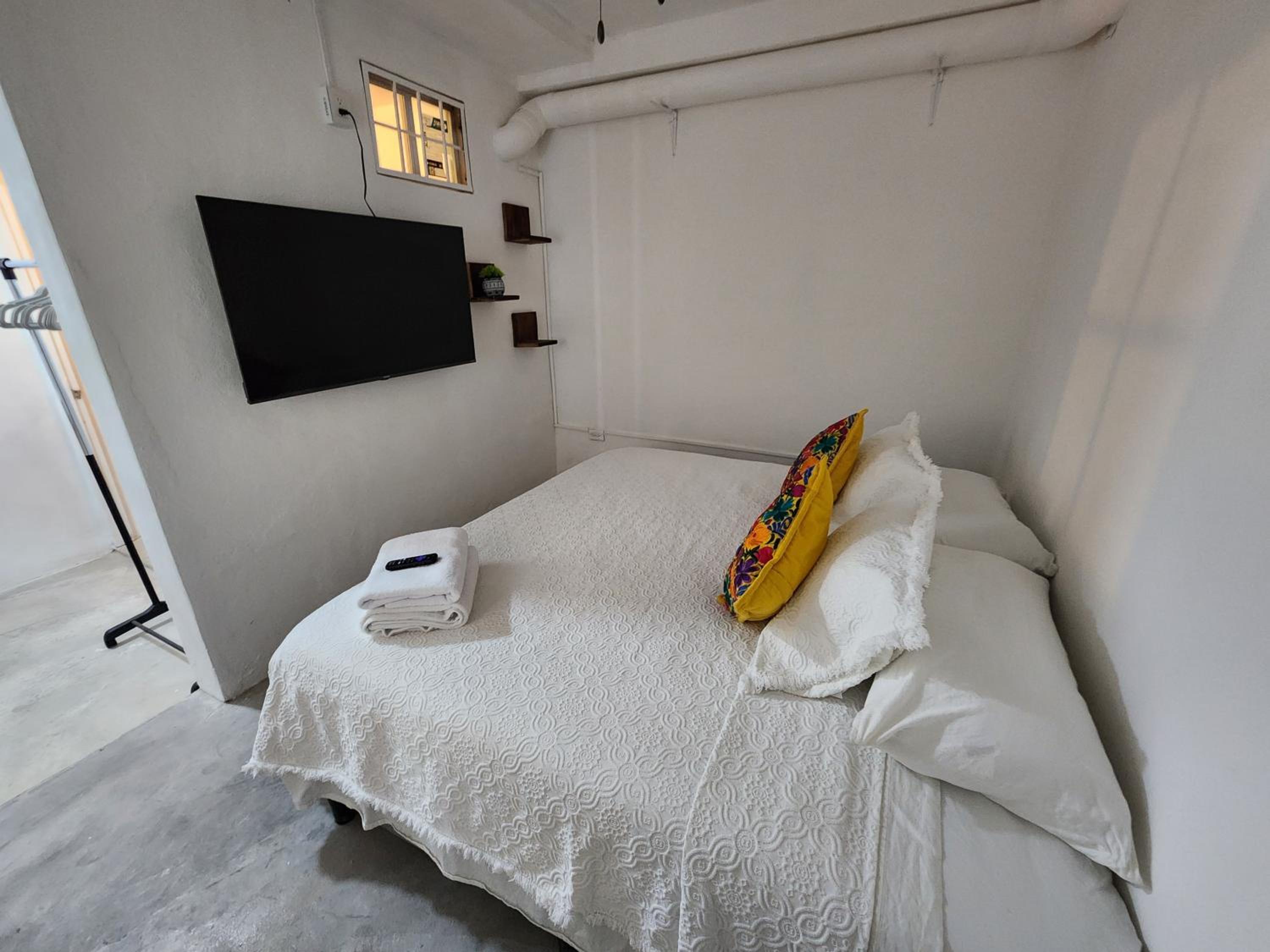 Deluxe King Room - Photo 1