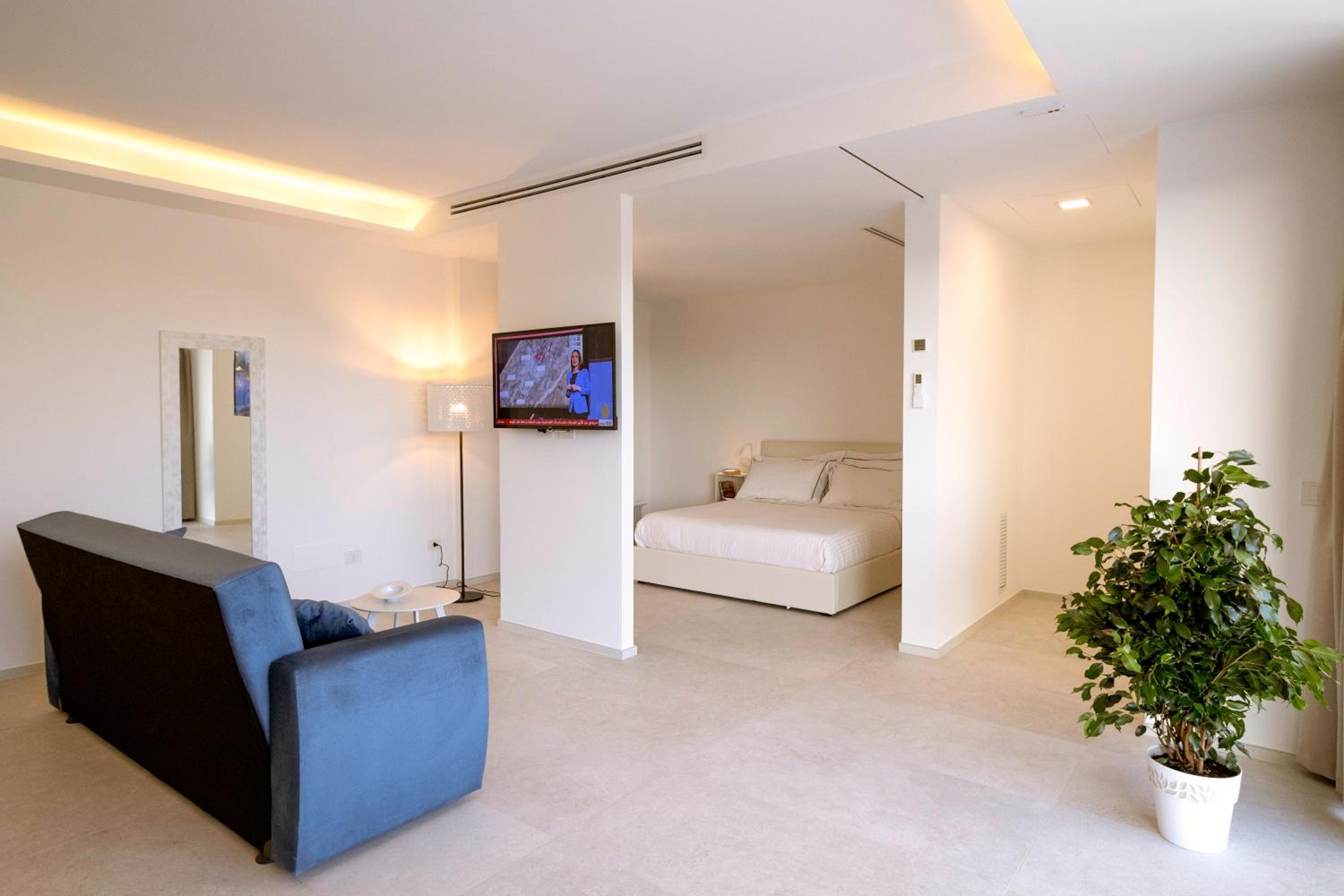 One-Bedroom Apartment with Balcony photo 1