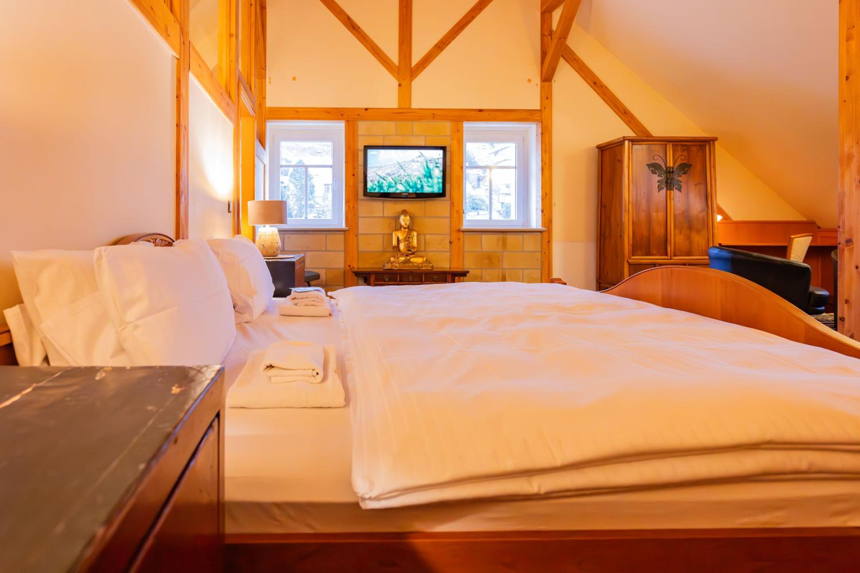  2 Bedroom Family Suite - Photo 13