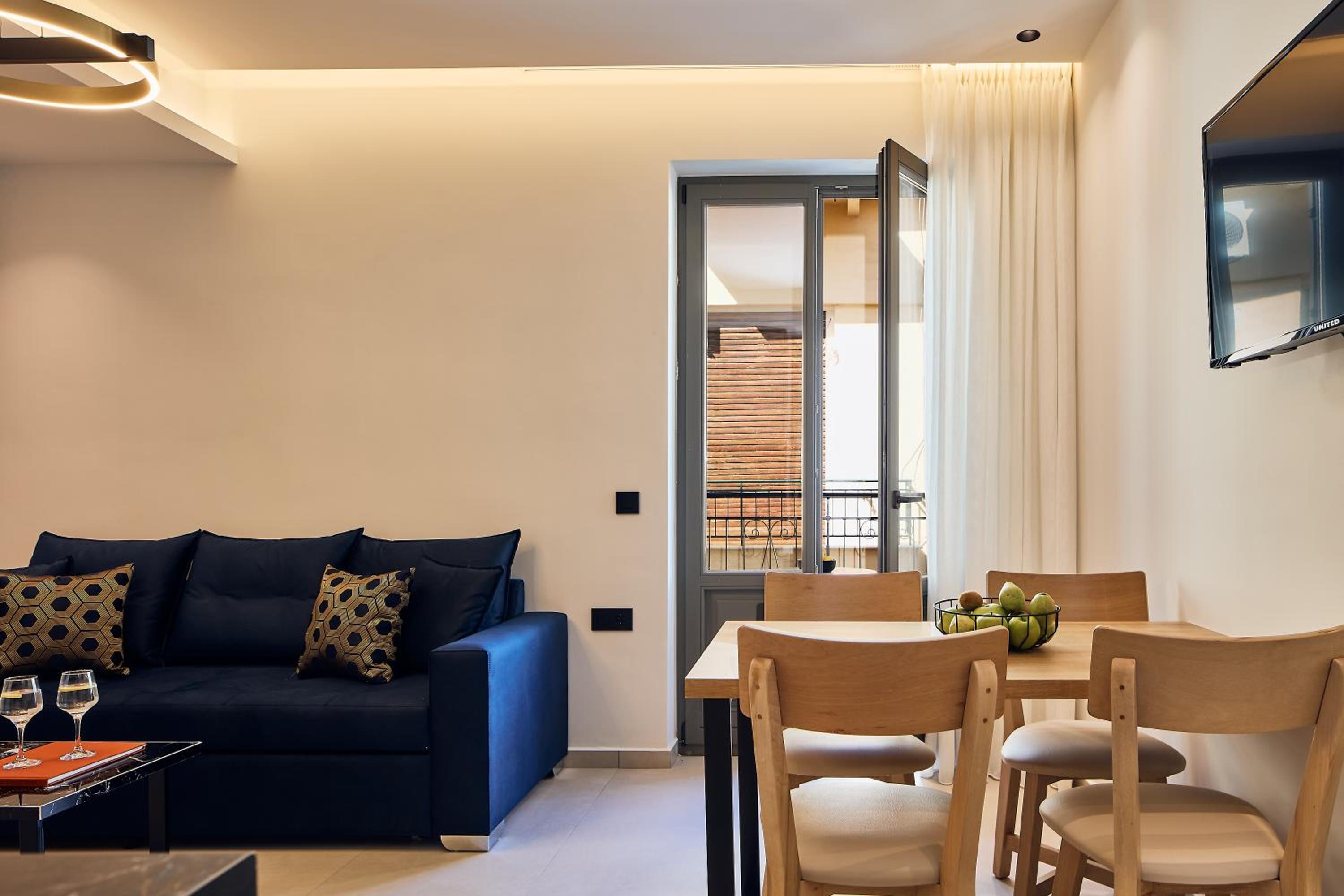 One-Bedroom Apartment