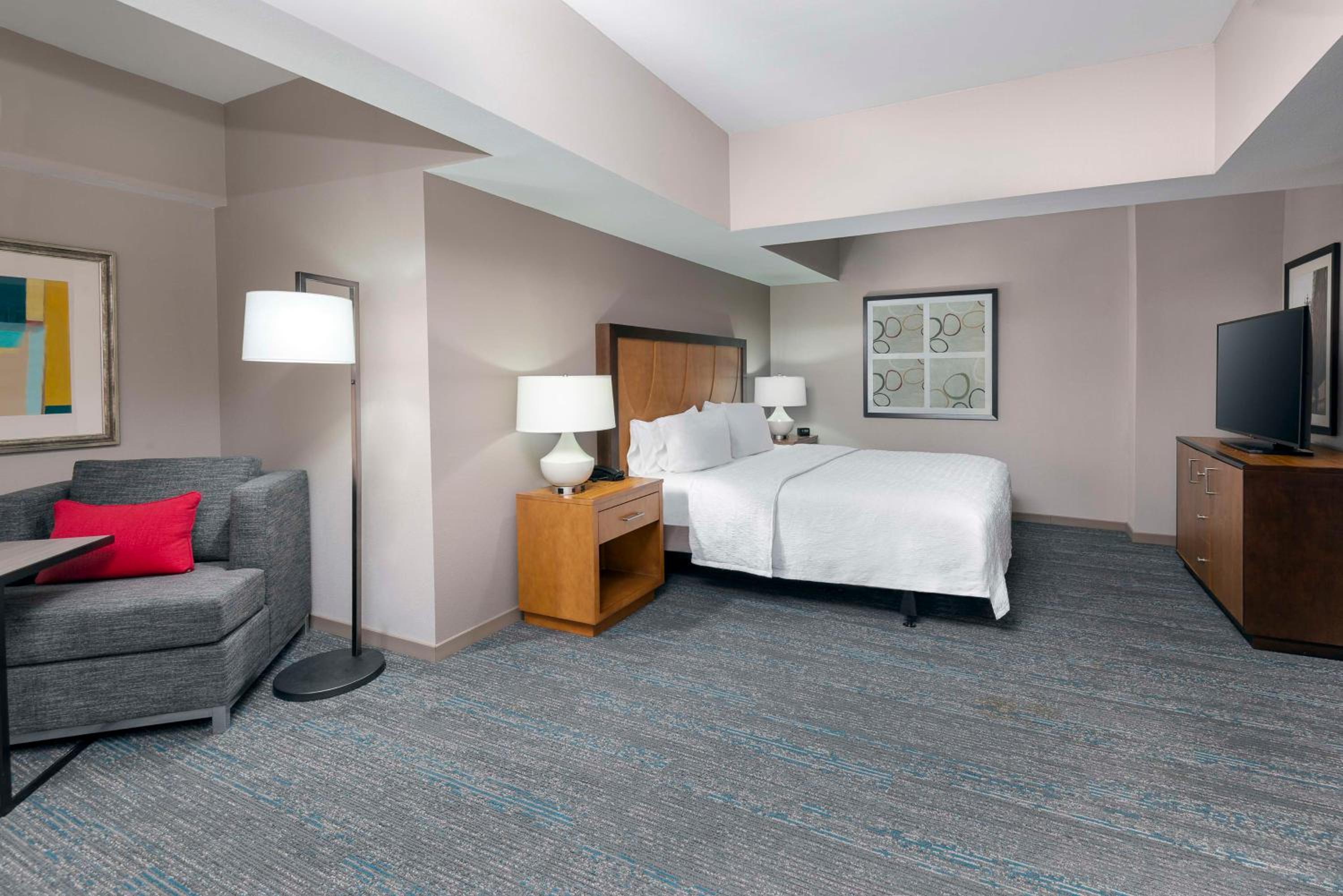 King Room - Hearing Access/Non-Smoking photo 3