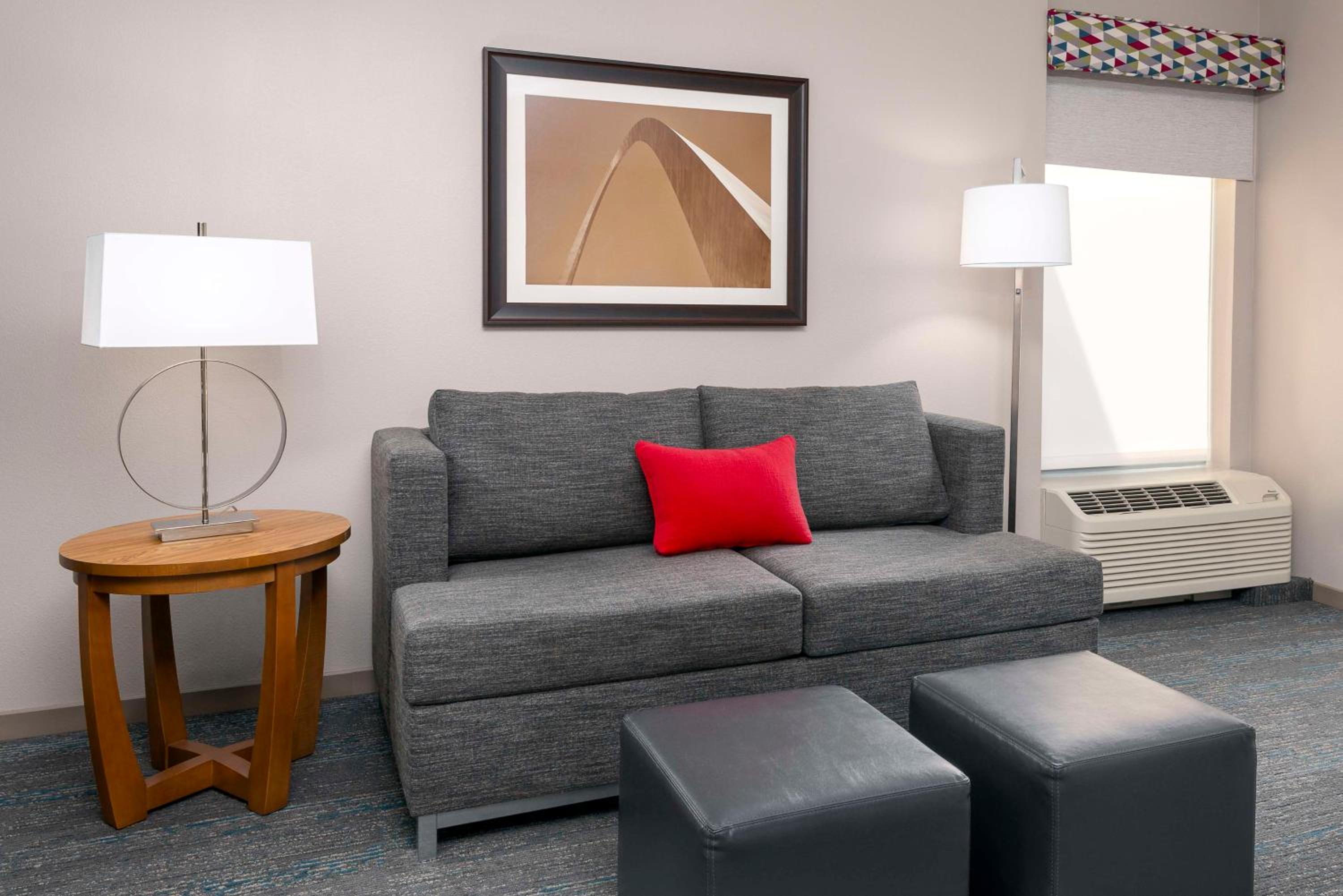 King Studio Suite with Sofa Bed - Hearing Access/Non-Smoking photo 2
