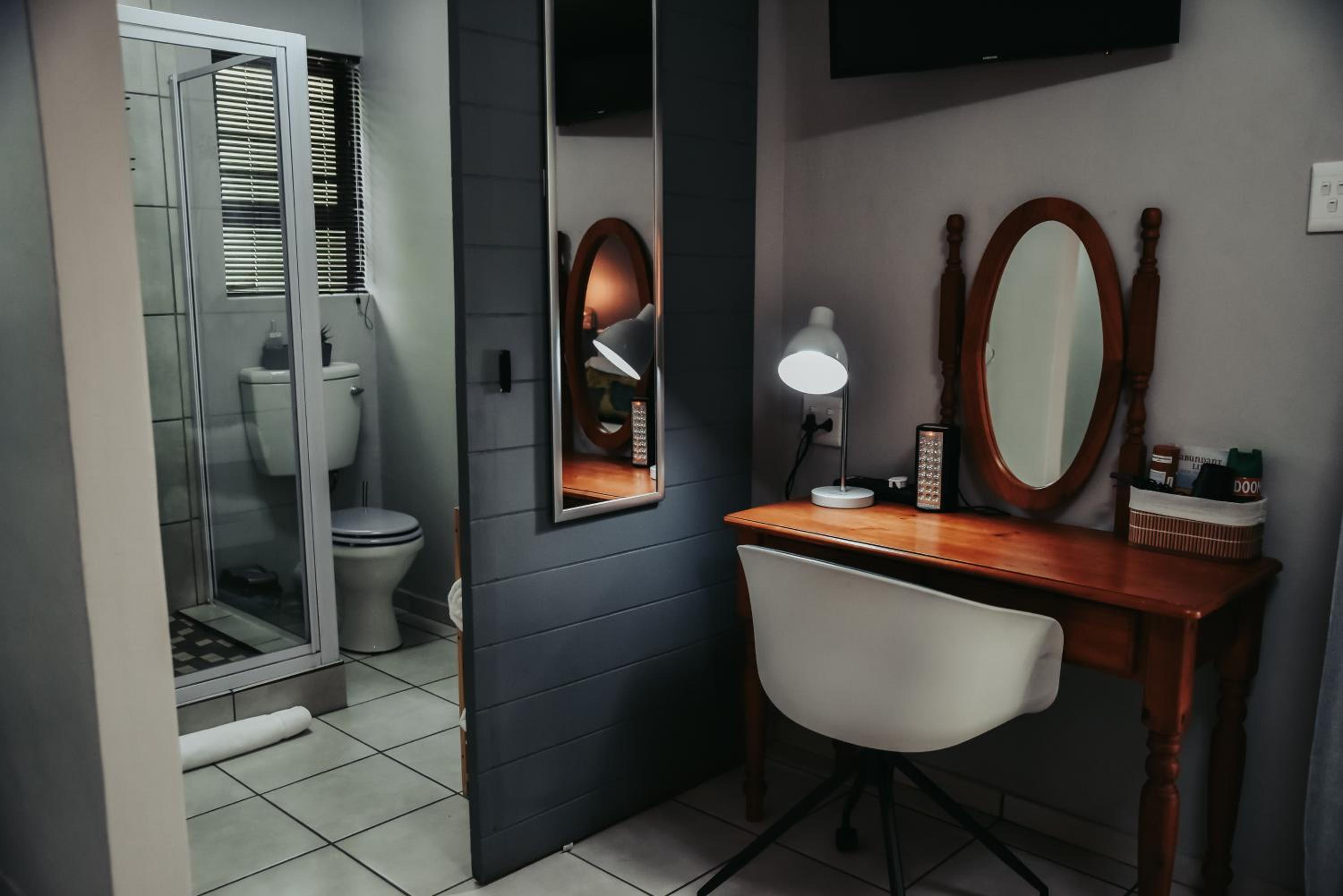 Double Room - Photo 8