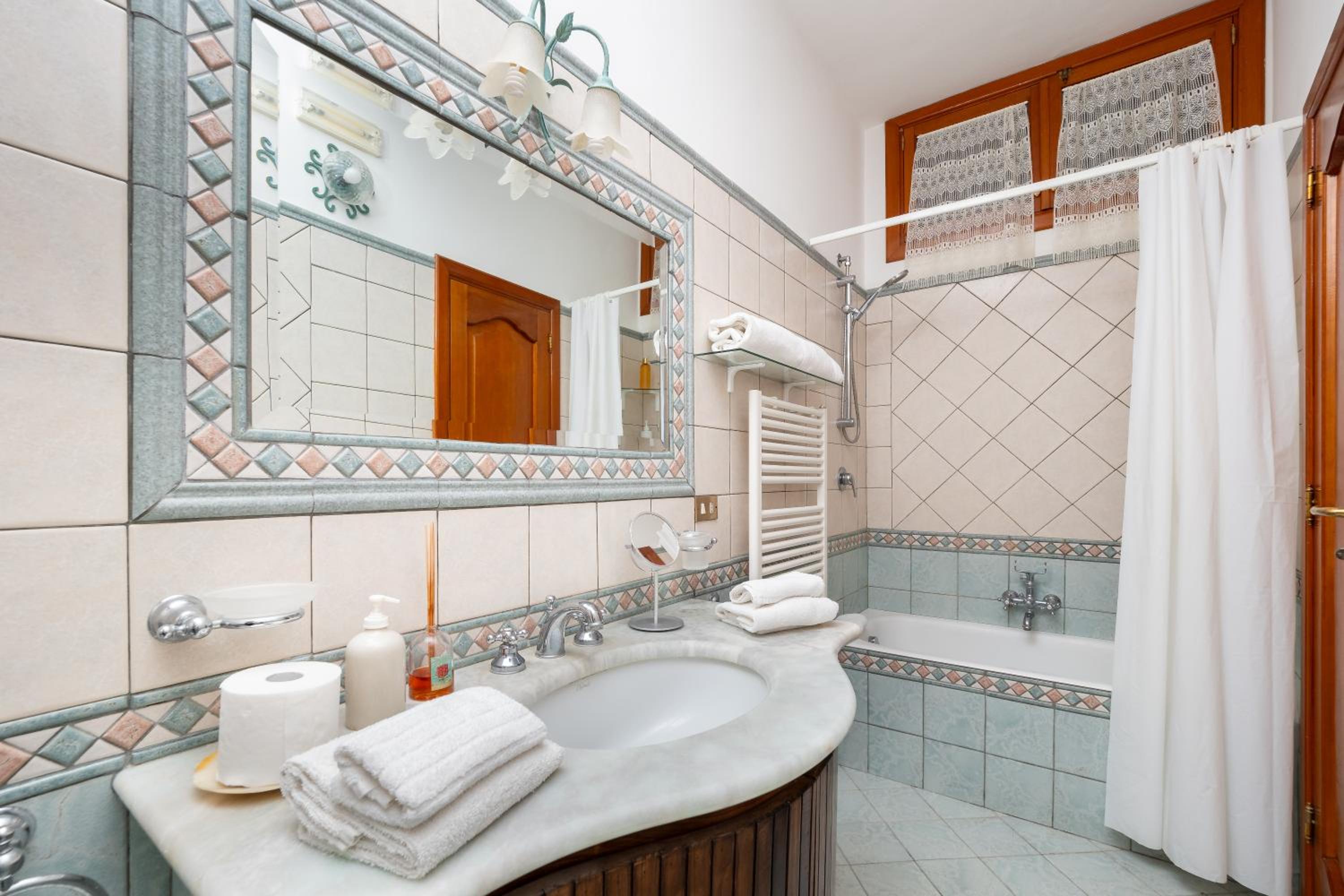 Two-Bedroom House photo 2