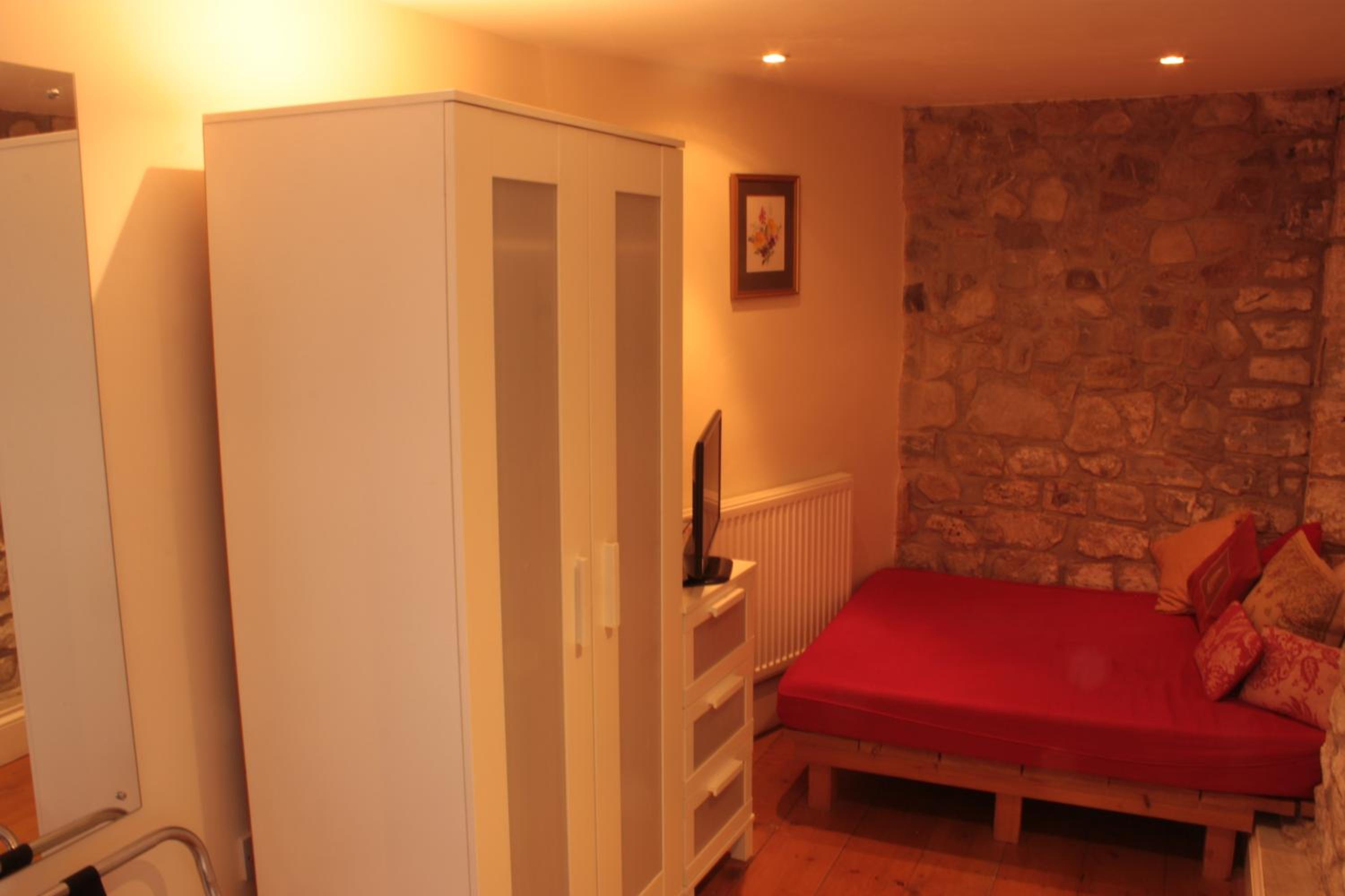 Deluxe Double Room (2 Adults + 1 Child) photo 1