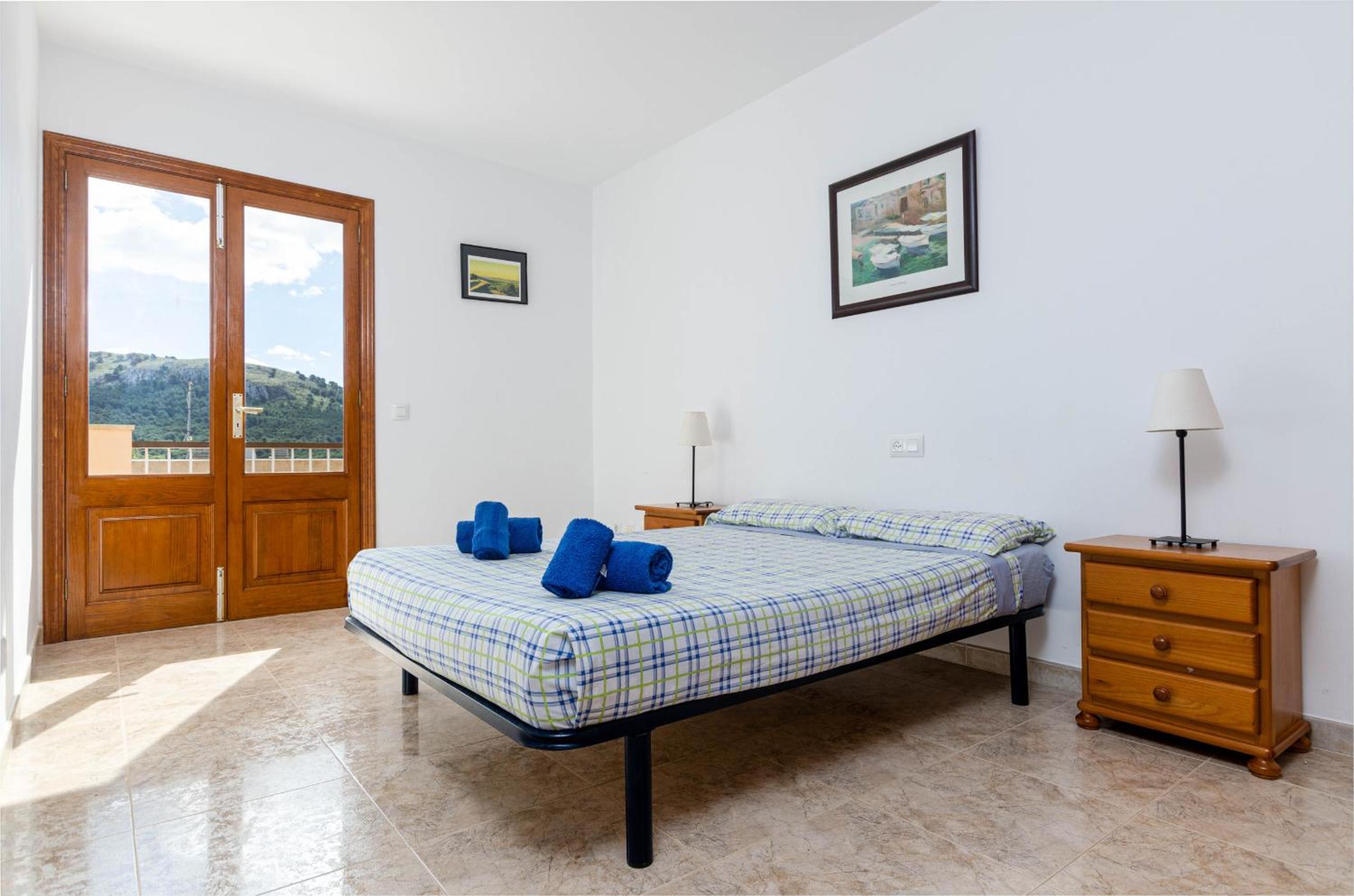 Apartment with Terrace photo 2