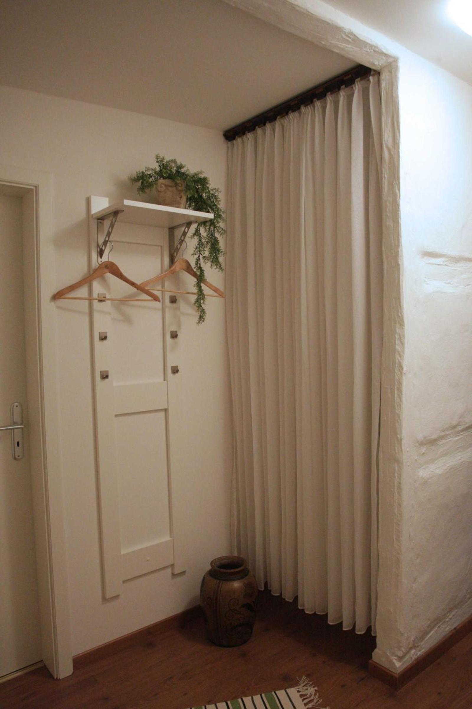 One-Bedroom Apartment with Shower photo 3
