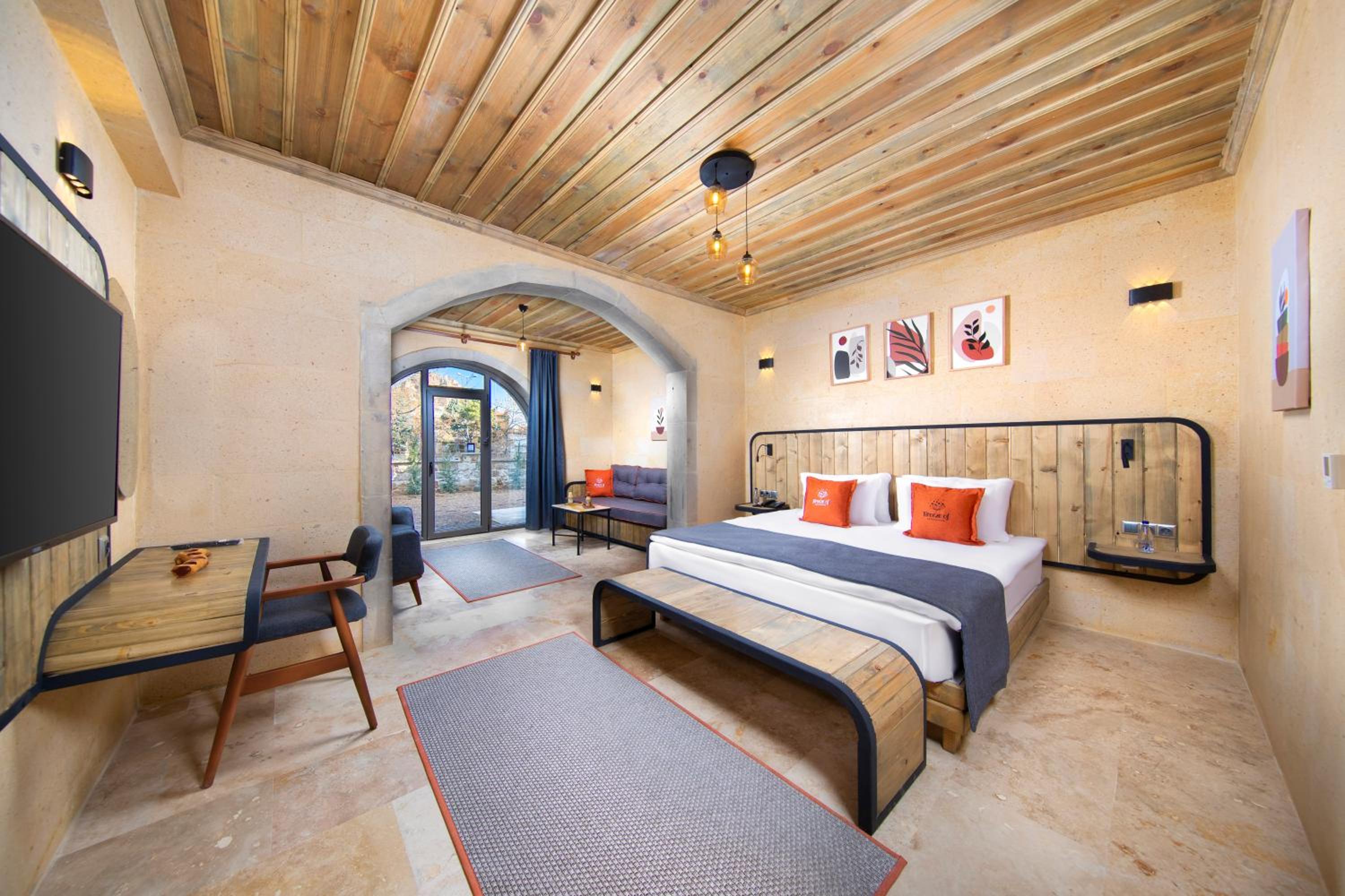 Superior King Room photo 1