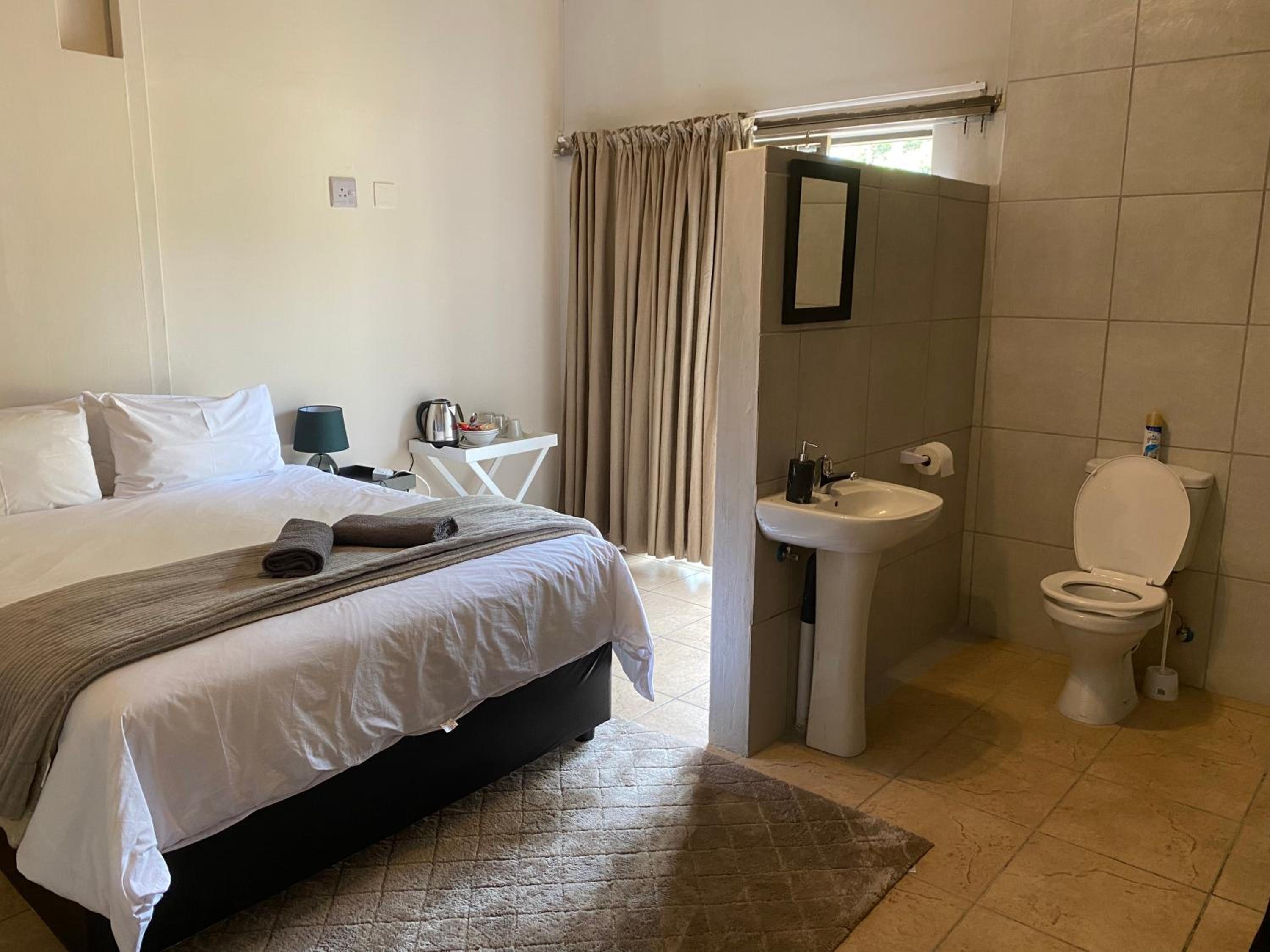 Small Double Room photo 2