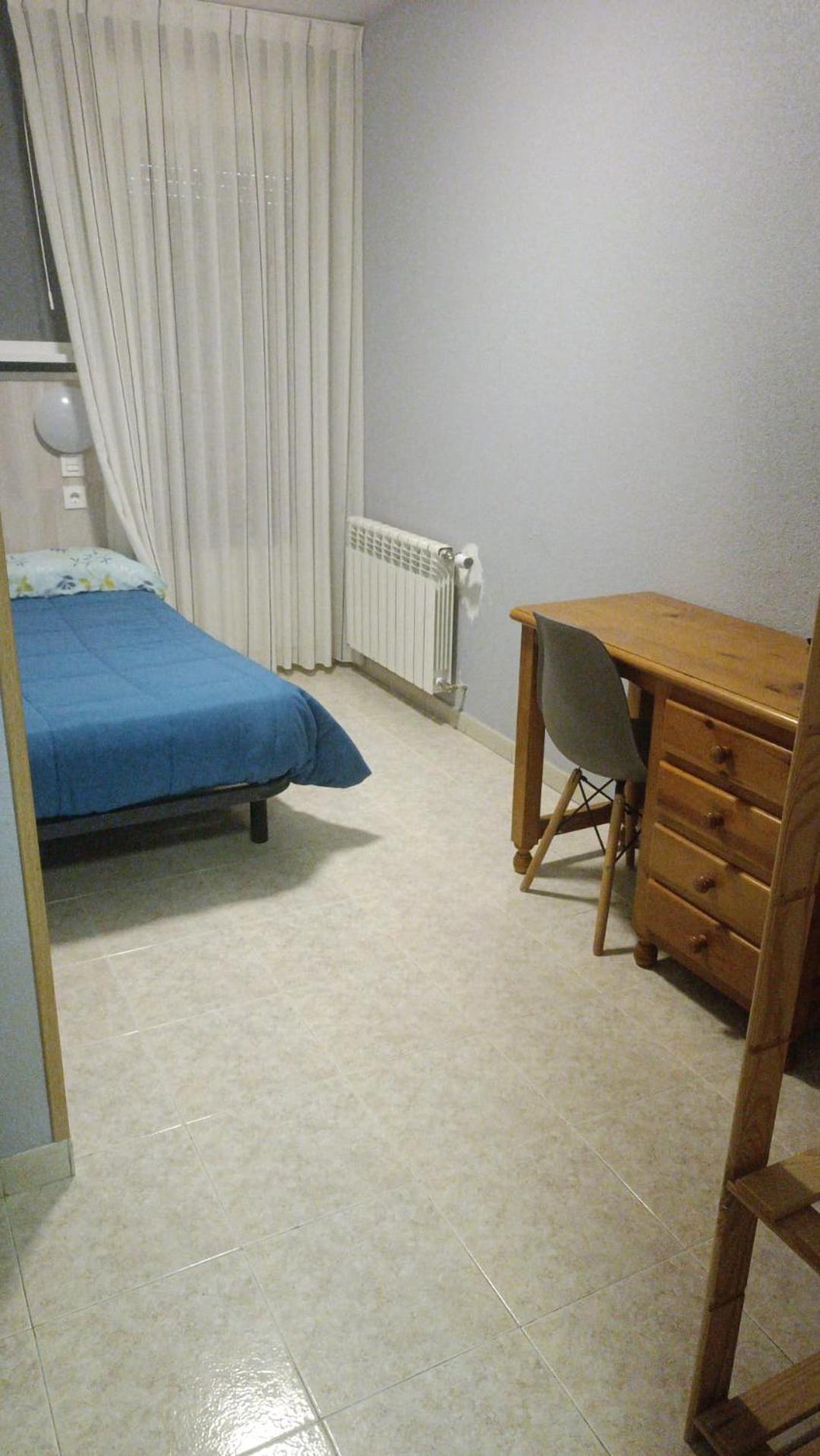 Standard Single Room with Shared Bathroom photo 2