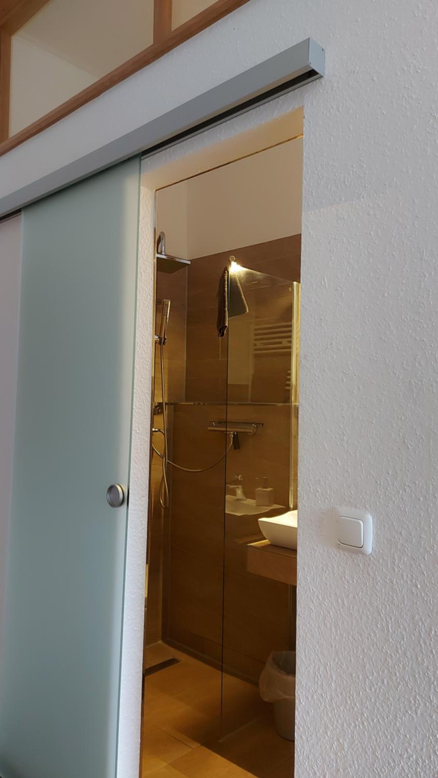 Single Room with Bathroom photo 2