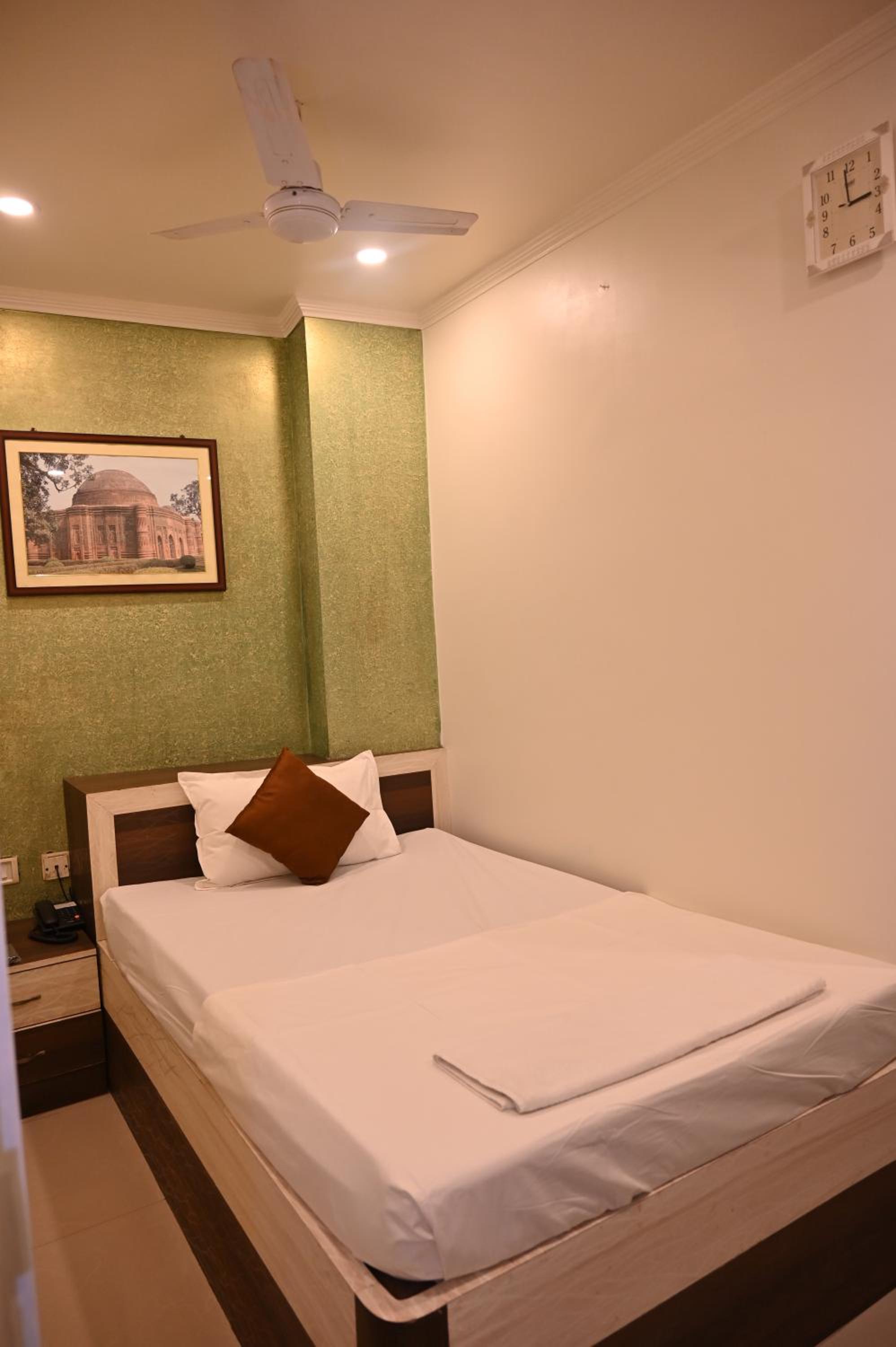 Budget Single Room